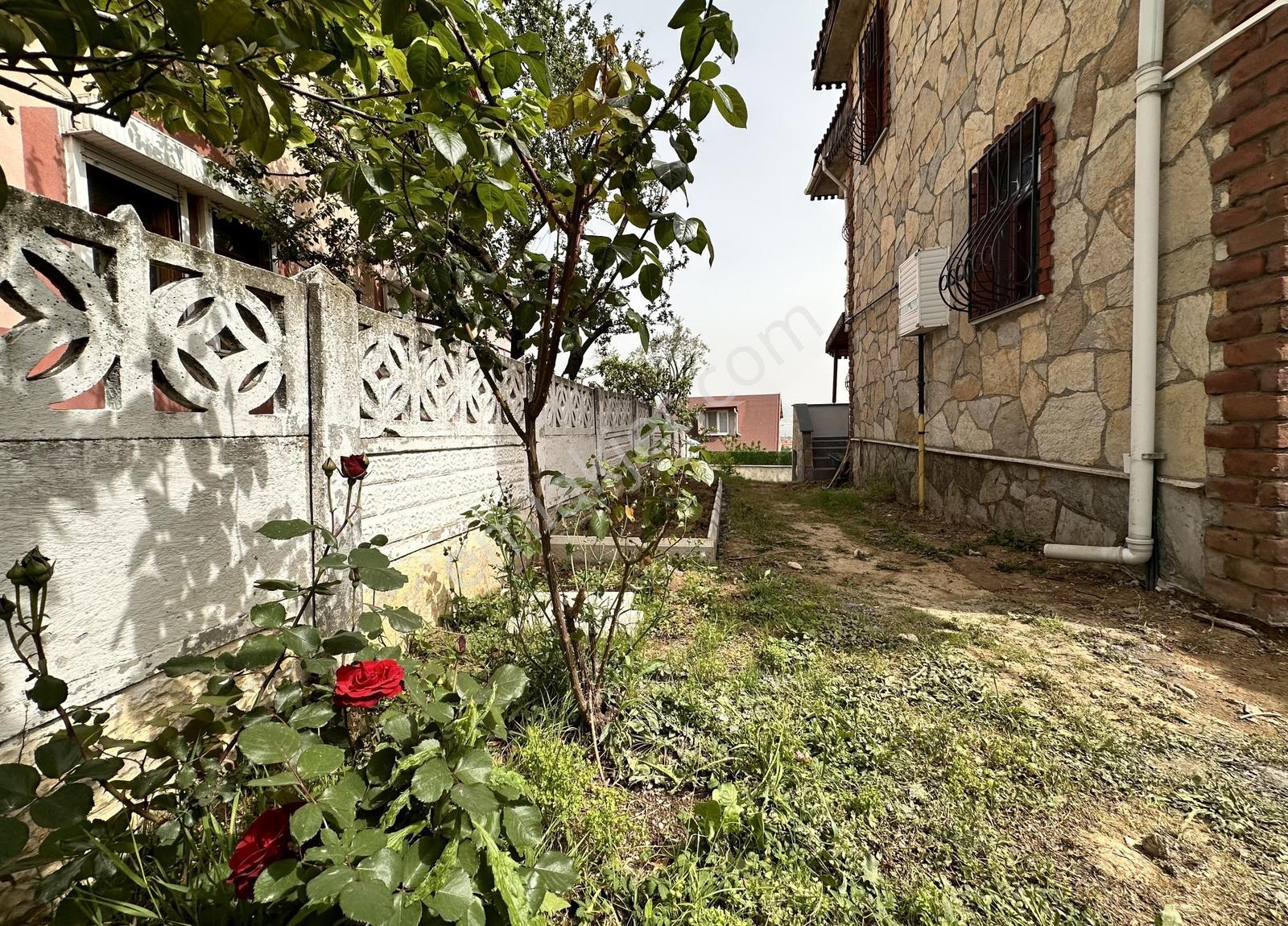 Remax Advantage Gölcük Donanma Mh. Deniz Manzaralı Satılık Villa - Görsel 12