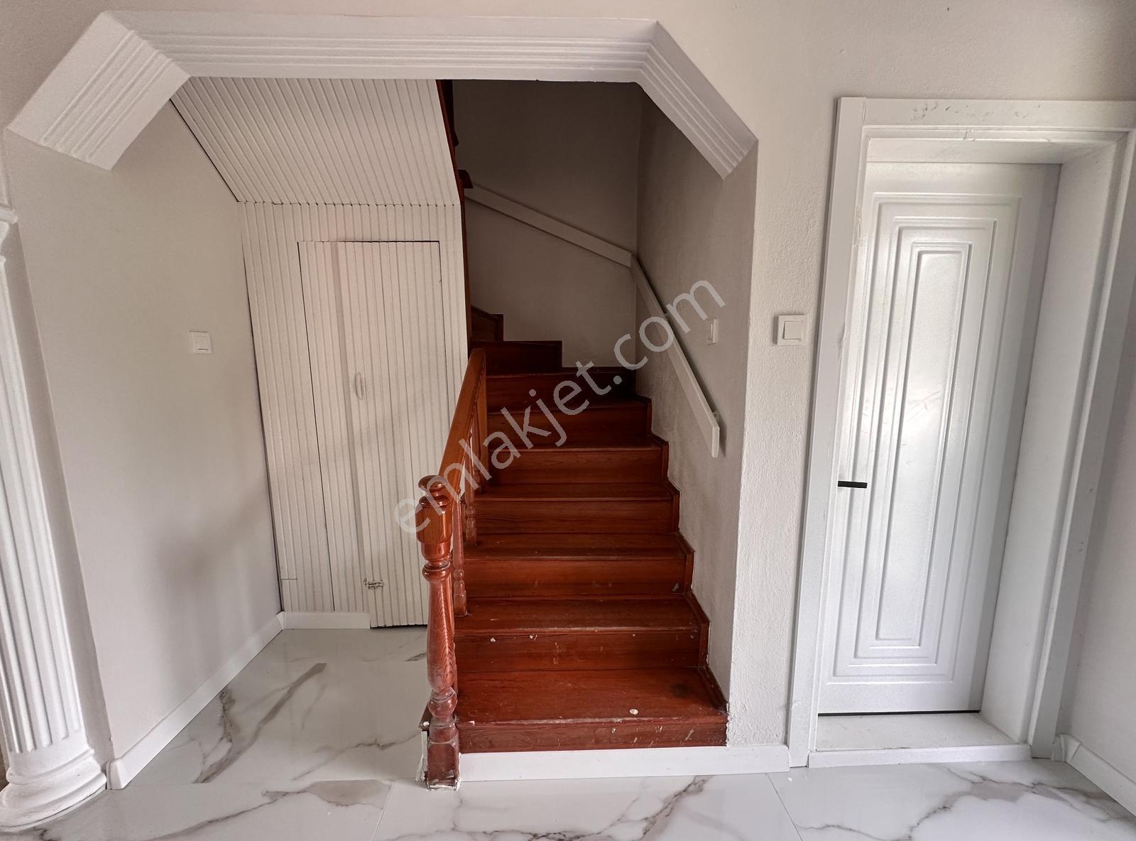 Remax Advantage Gölcük Donanma Mh. Deniz Manzaralı Satılık Villa - Görsel 22