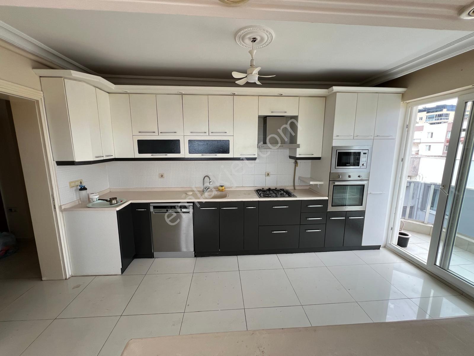 Ege Mahallesinin En Güzel Konumunda Deniz Manzaralı Geniş Ferah 3+1 Kiralık Daire - Görsel 2