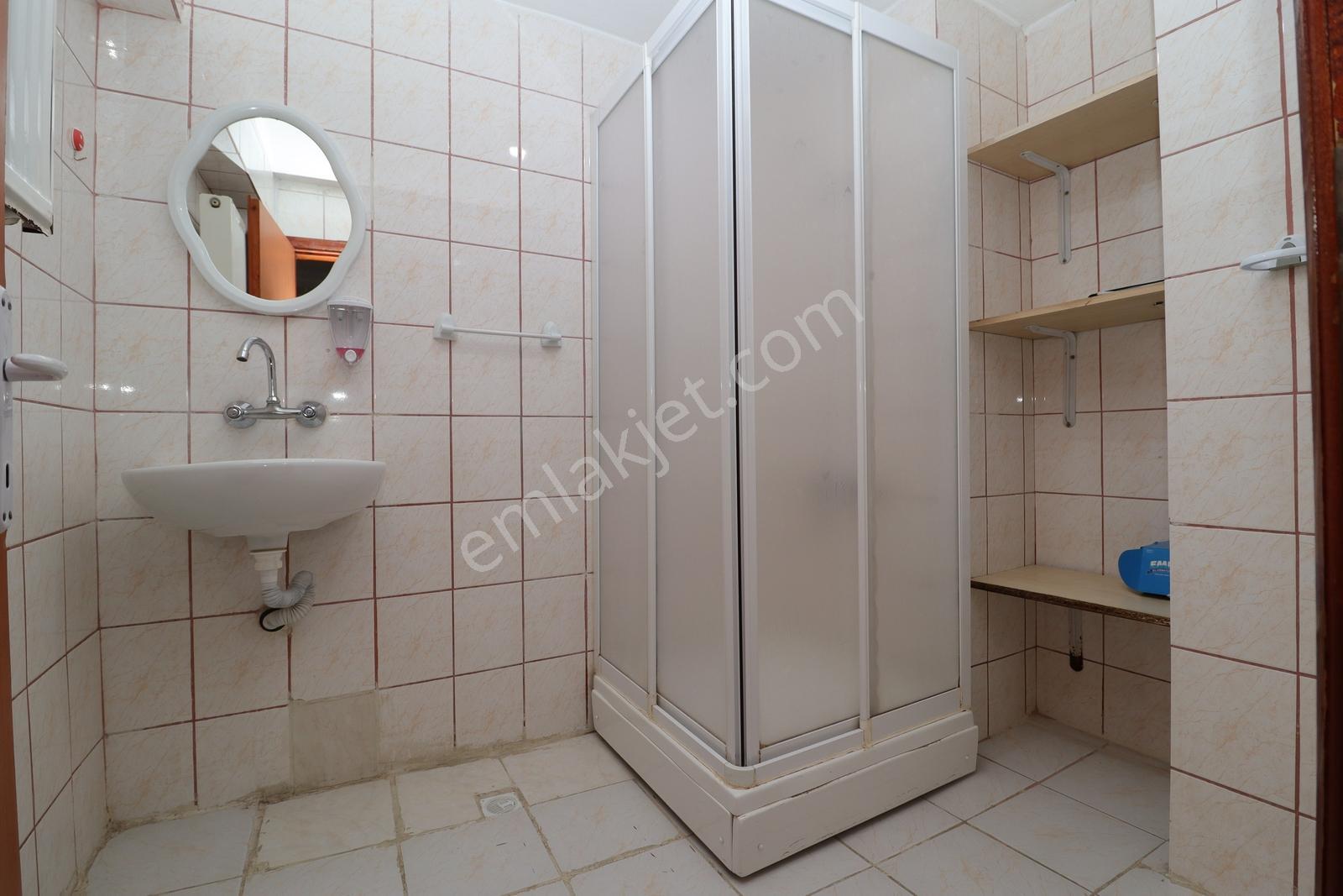 Akif'ten Atakent'te 3+1 14.cadde Yanı Merkezde Ara Kat Kiralık - Görsel 12