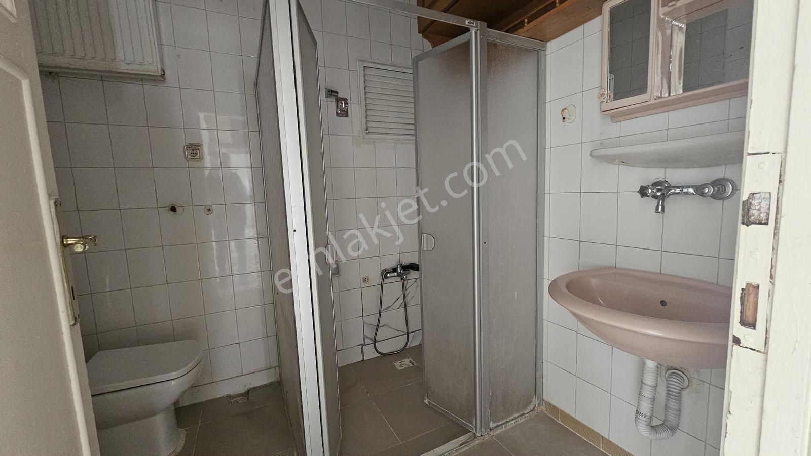 Etimesgut Merkez'de Hastane Yanı 3+1 Kiralık Daire - Görsel 6