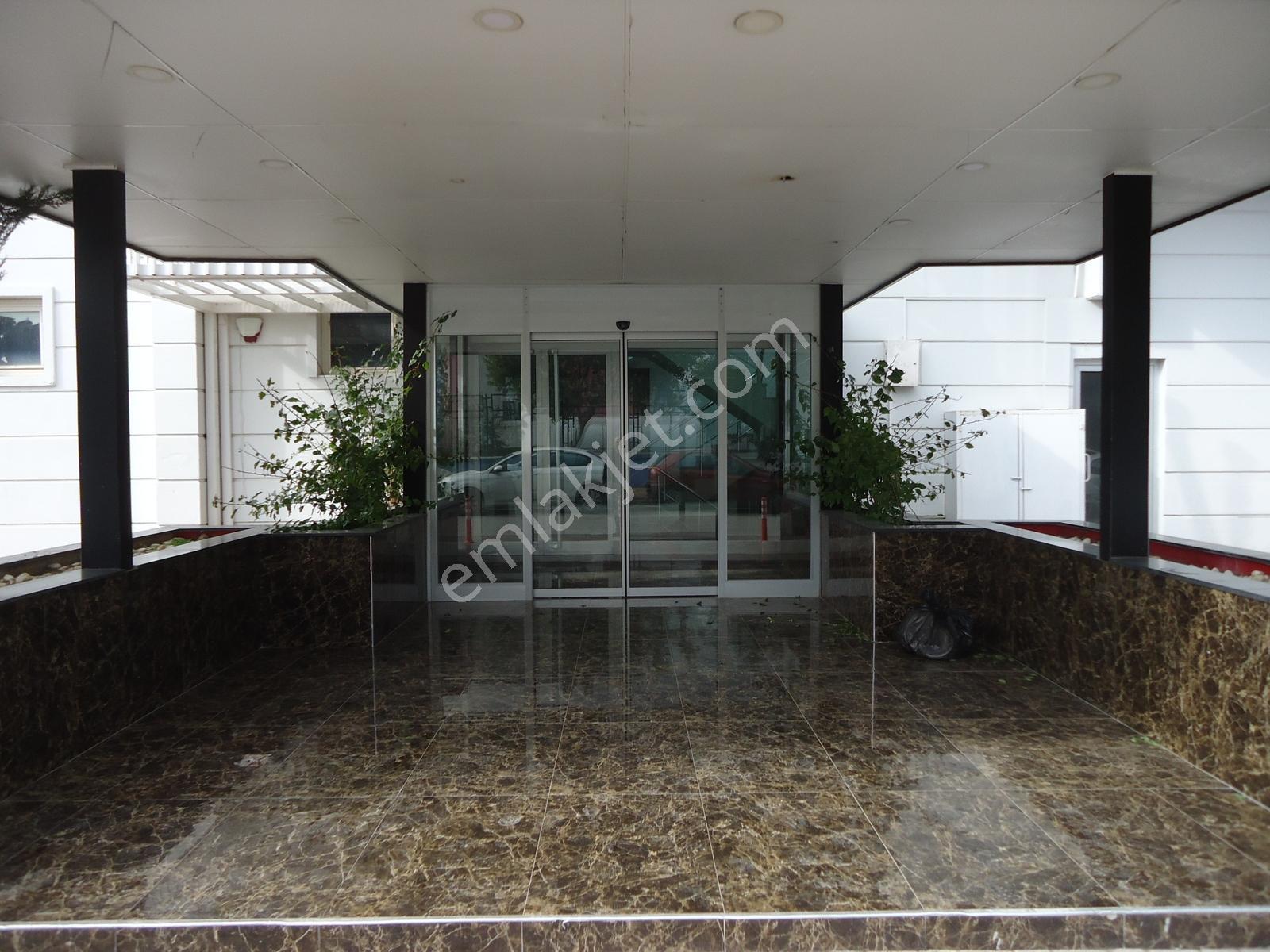 Çağrı Emlak' Tan Fener Caddesi Fener Plazada Kiralık Ofis - Görsel 8