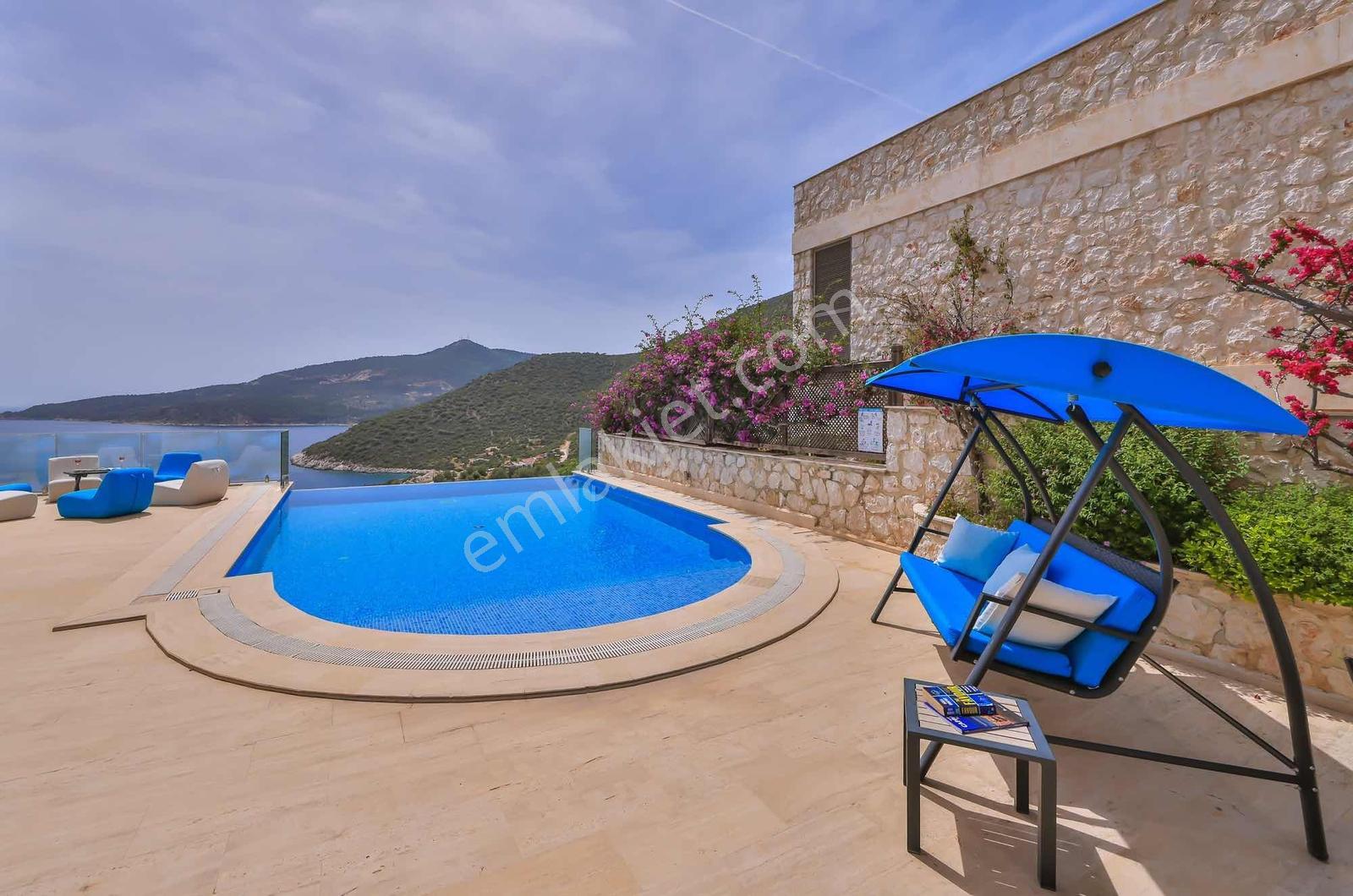 Kalkan Kalamar Koyunda Muhteşem Deniz Manzaralı Lüks 6+1 Villa - Görsel 36