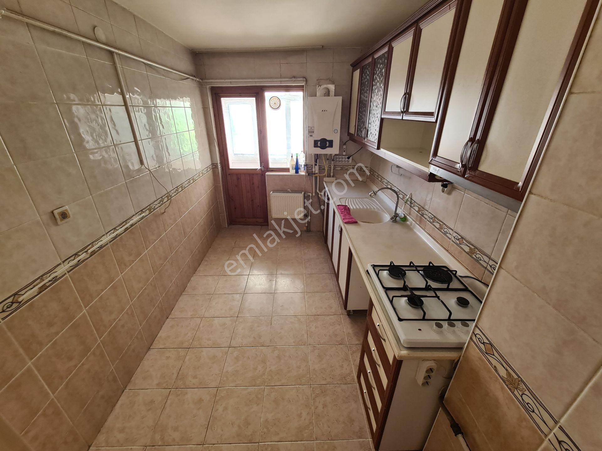Ayvalı Kapalı Pazarı Karşısı Arakat 3 Cepheli Kiralık 3+1 Daire - Görsel 5