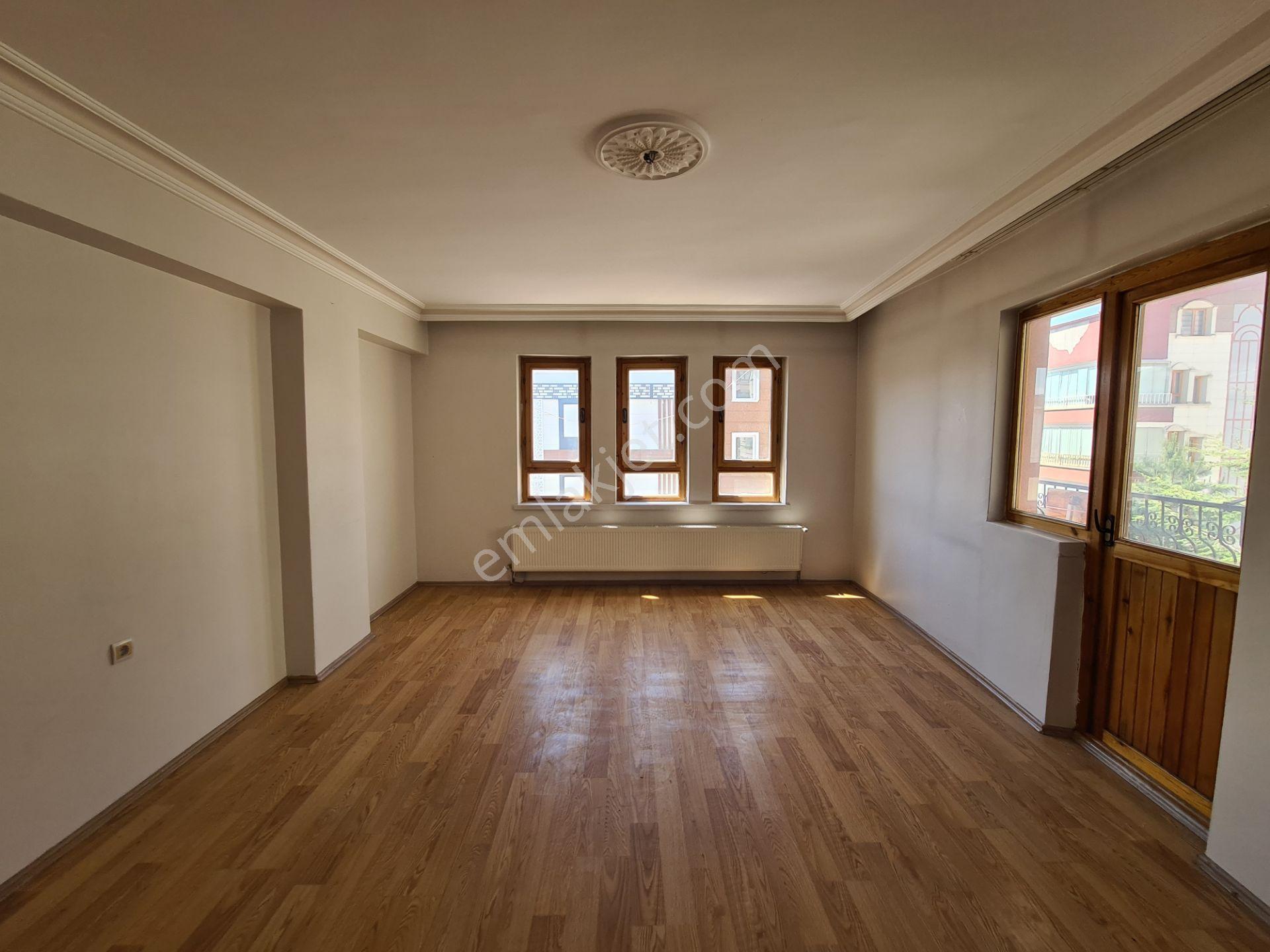 Ayvalı Kapalı Pazarı Karşısı Arakat 3 Cepheli Kiralık 3+1 Daire - Görsel 9