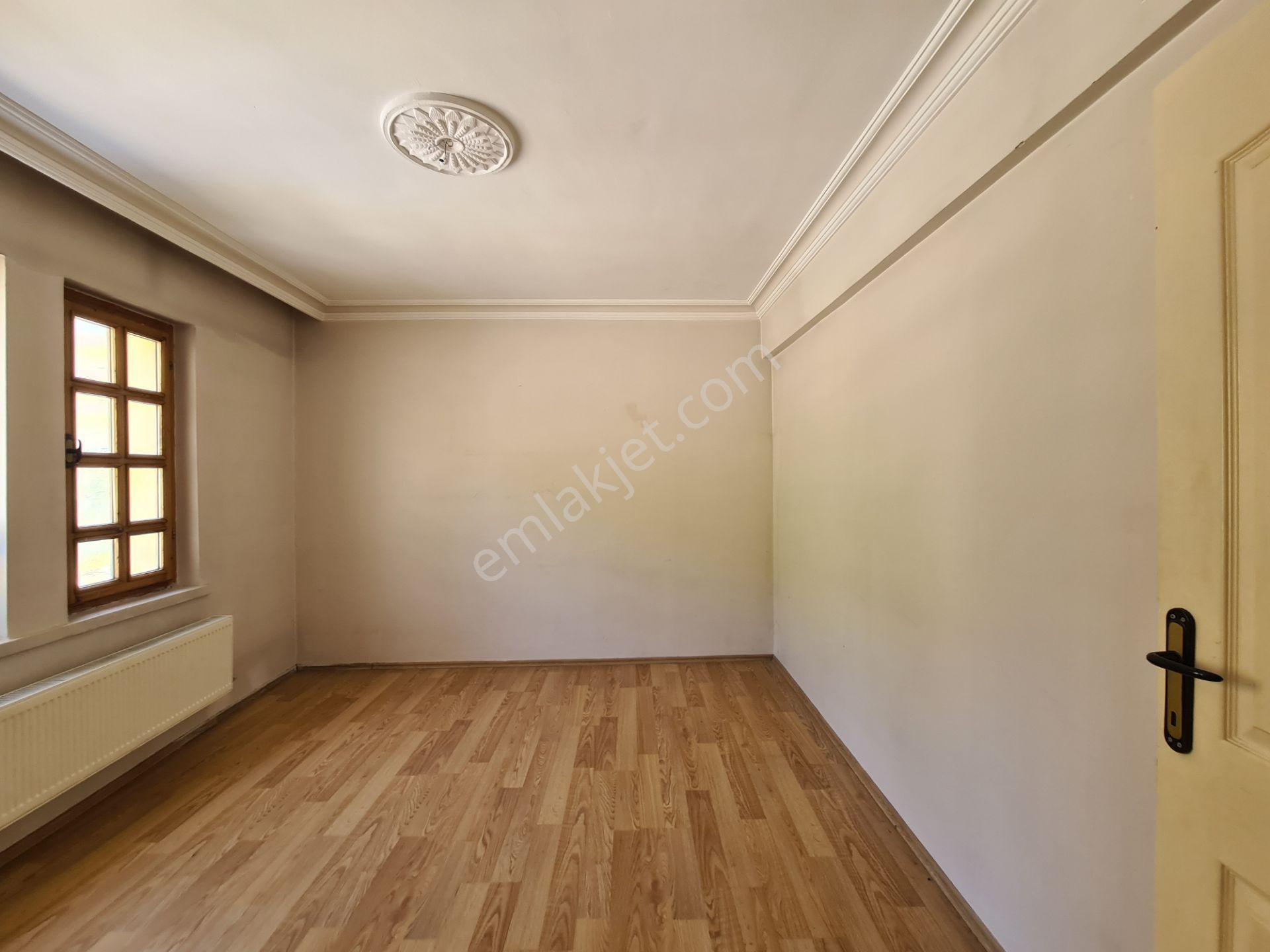 Ayvalı Kapalı Pazarı Karşısı Arakat 3 Cepheli Kiralık 3+1 Daire - Görsel 25