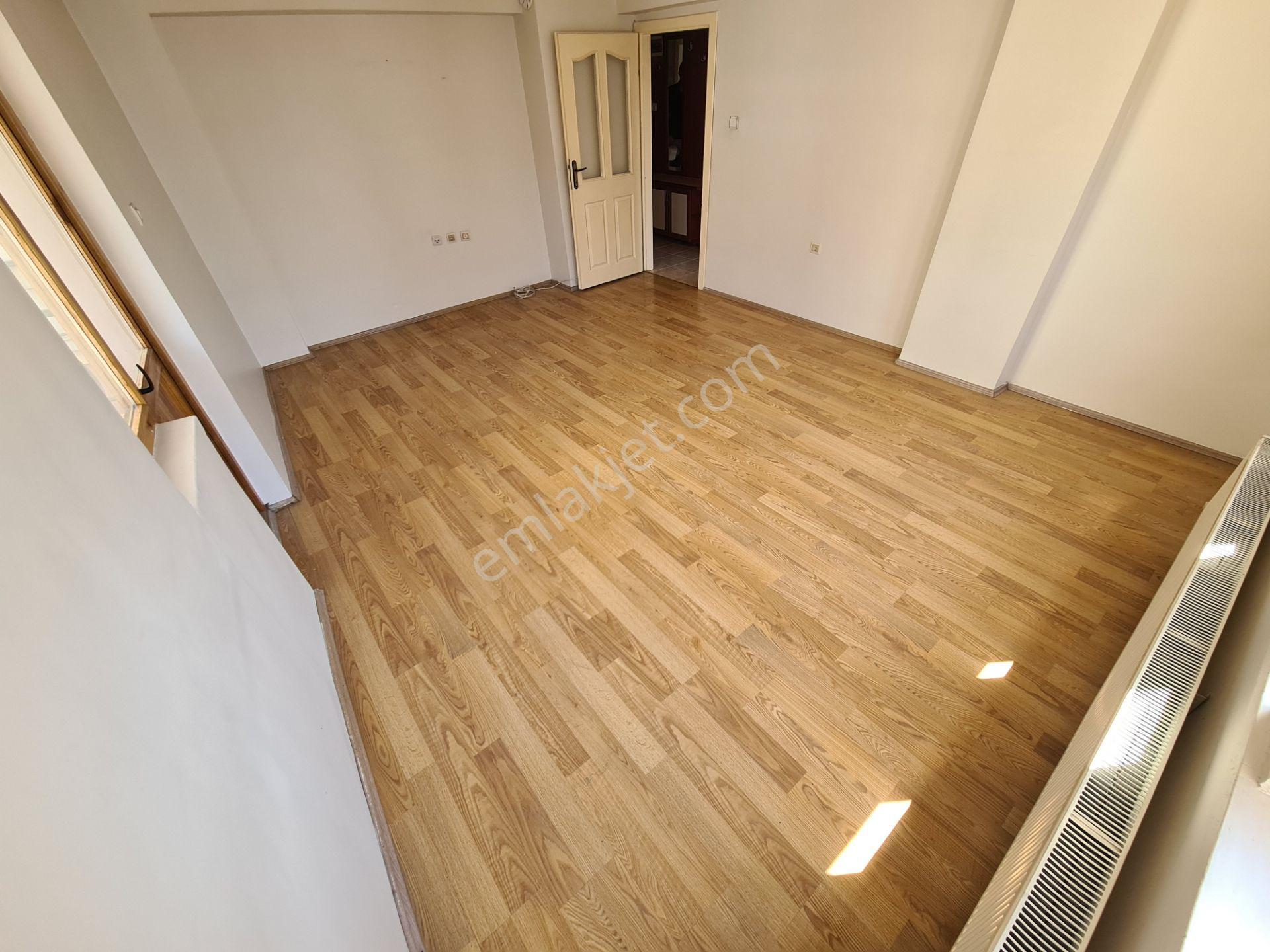 Ayvalı Kapalı Pazarı Karşısı Arakat 3 Cepheli Kiralık 3+1 Daire - Görsel 12
