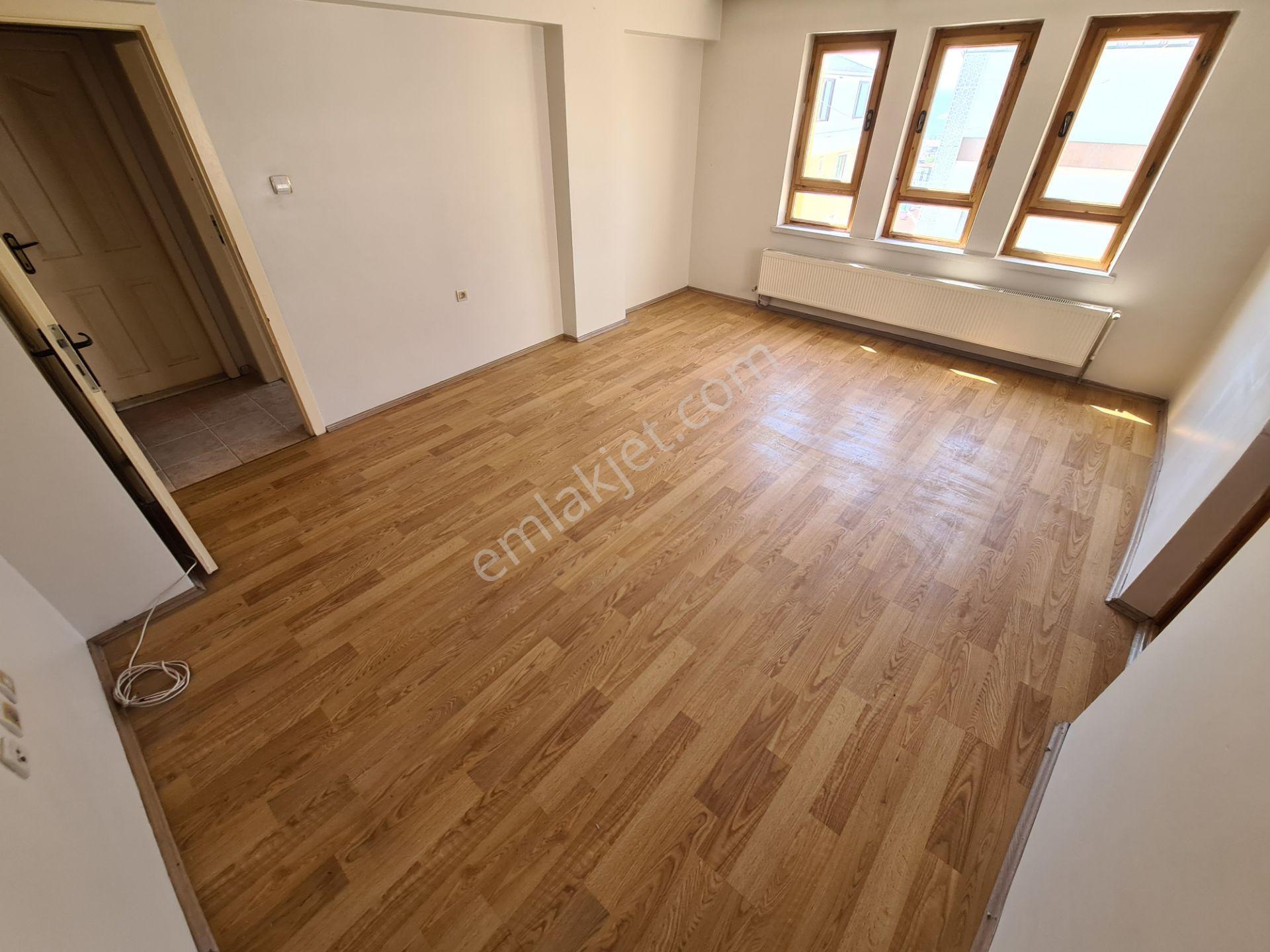 Ayvalı Kapalı Pazarı Karşısı Arakat 3 Cepheli Kiralık 3+1 Daire - Görsel 13
