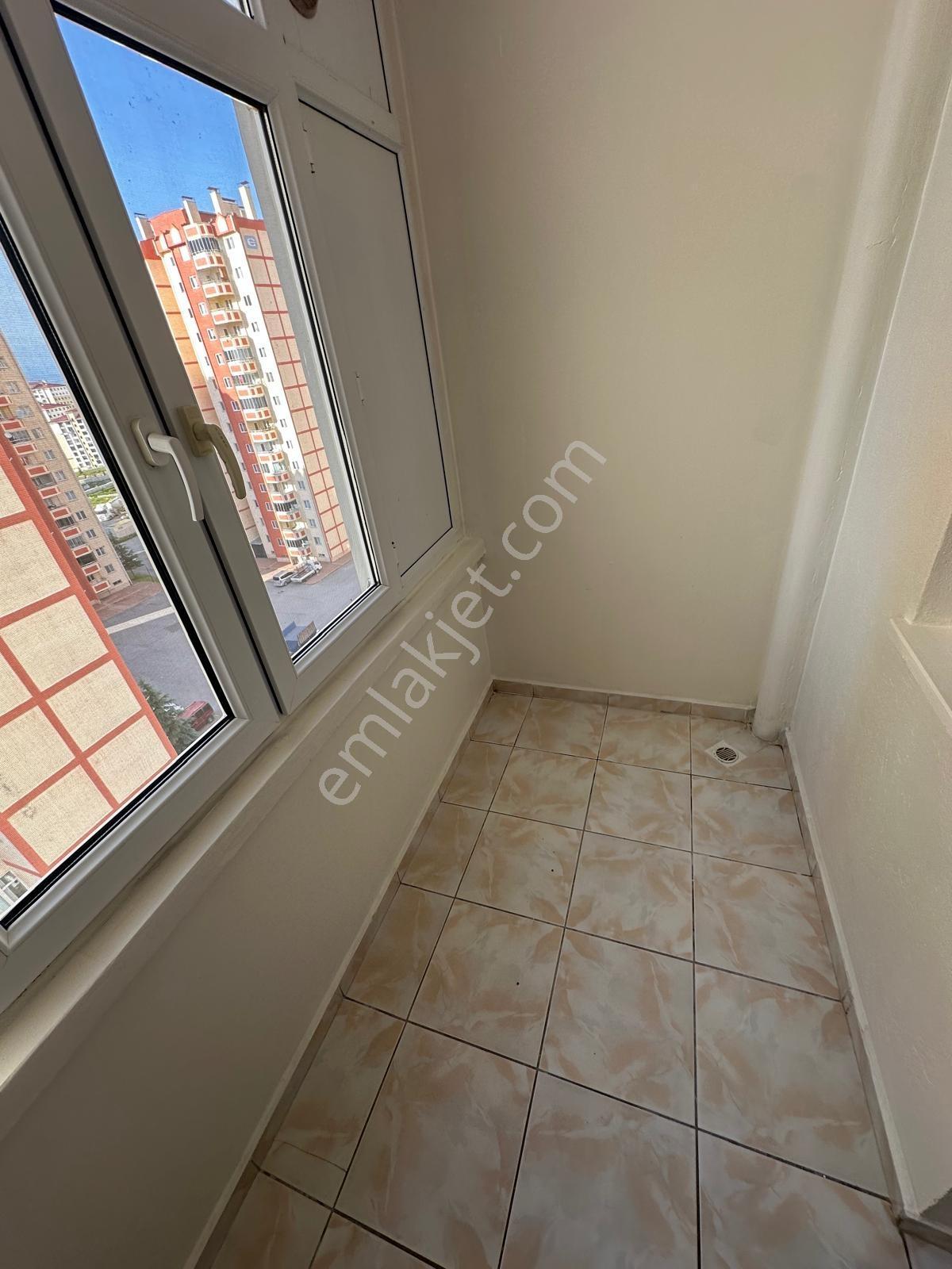 Serkentte Full Yapılı Sıfır Daire Gibi Temiz Kiralık 3+1 Daire - Görsel 22