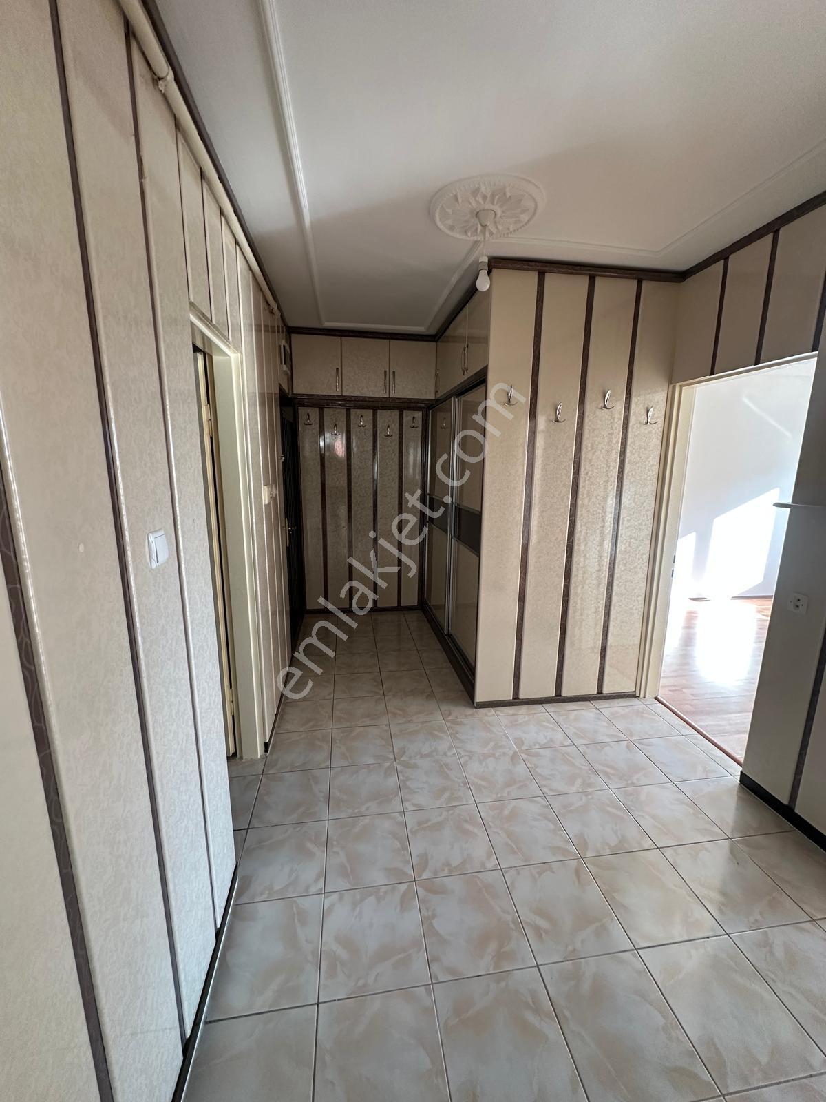Serkentte Full Yapılı Sıfır Daire Gibi Temiz Kiralık 3+1 Daire - Görsel 6