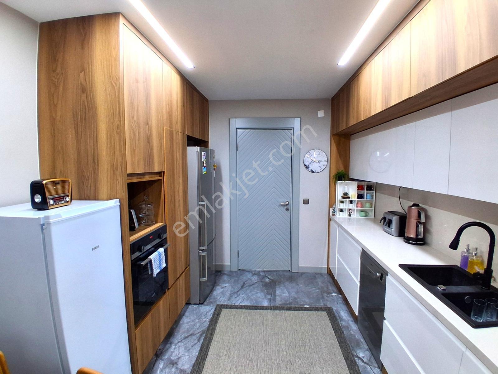 Onmaxtan Edremit Merkezde Otoparklı Satılık Ultra Lüx 3+1 Daire - Görsel 2