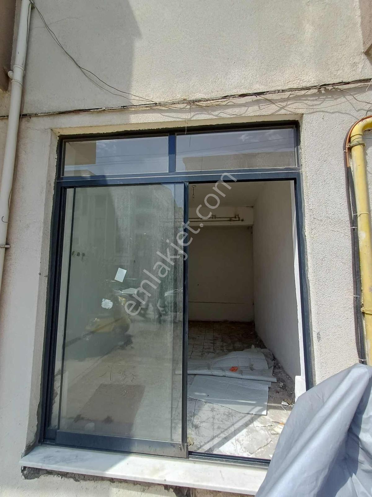 Satılık 18 M2 Dükkan 75 M2 Depo'lu
