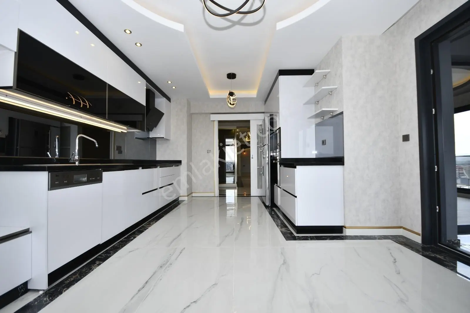 Göktaş'tan Şık Tasarımlı Modern Sitede K.garajlı Ultra Lüx 4+1