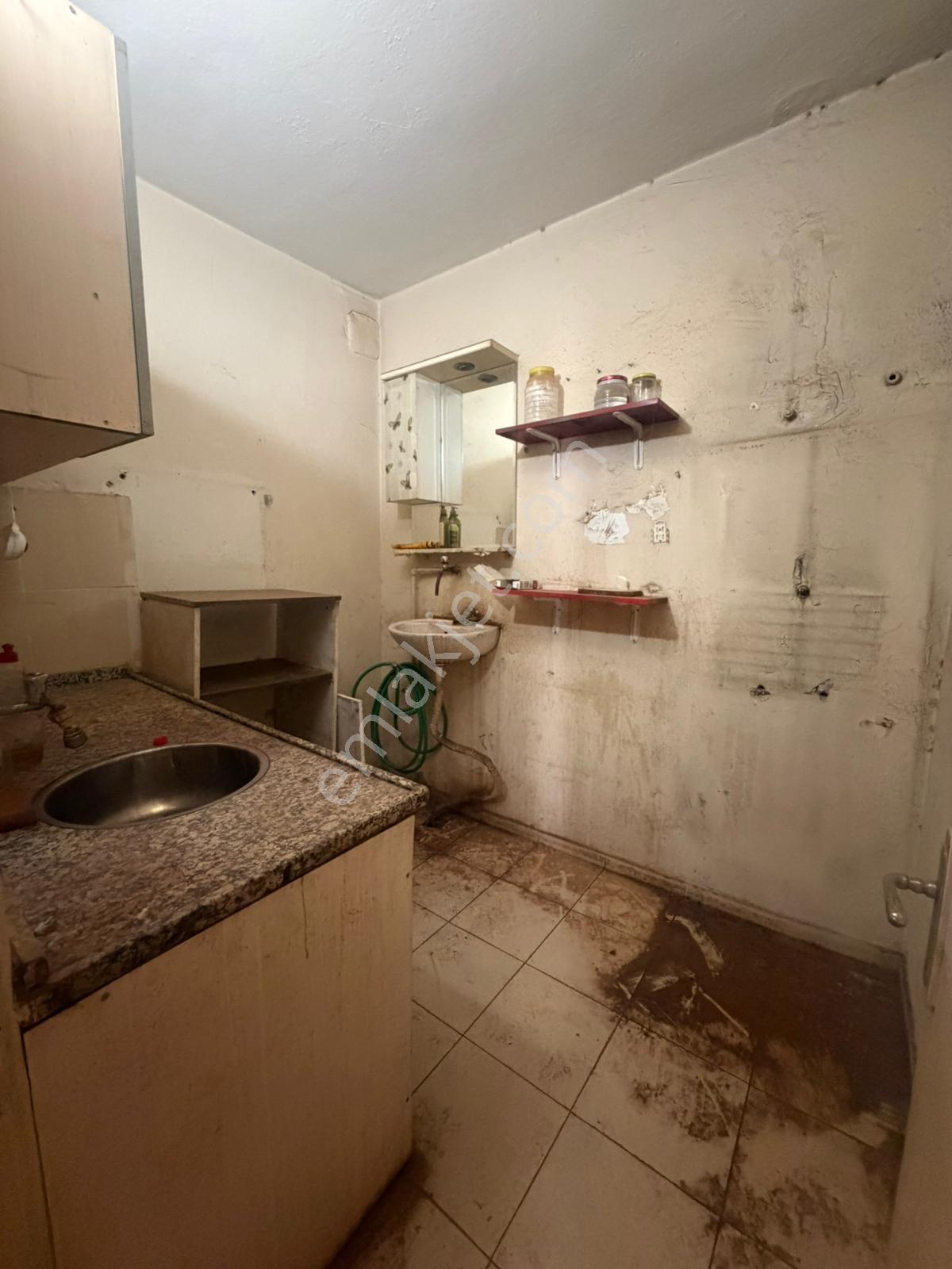 Karabağlar Sanayi İmalathaneye Uygun 2 Farklı Kiralık Dükkan - Görsel 12