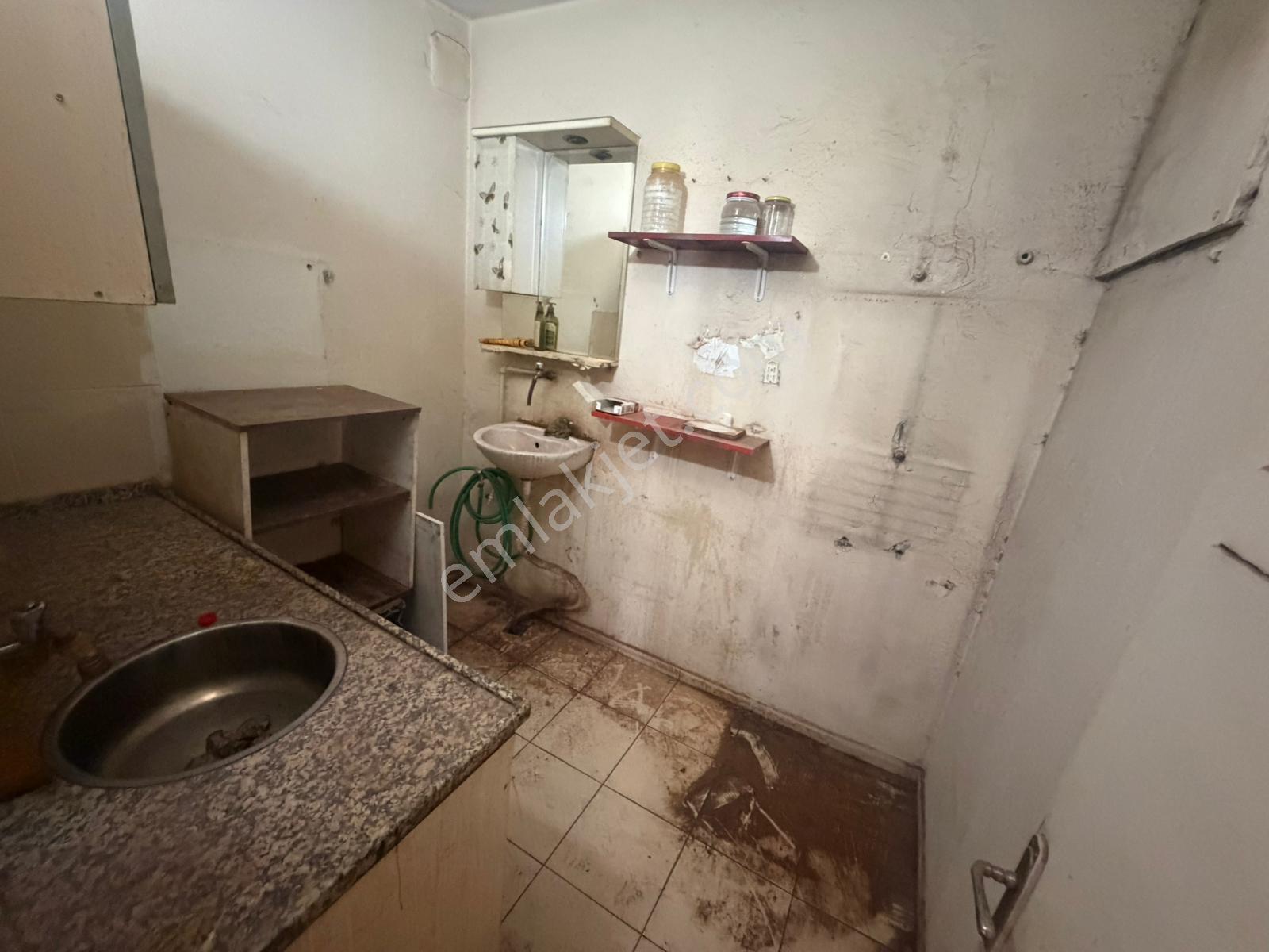 Karabağlar Sanayi İmalathaneye Uygun 2 Farklı Kiralık Dükkan - Görsel 14