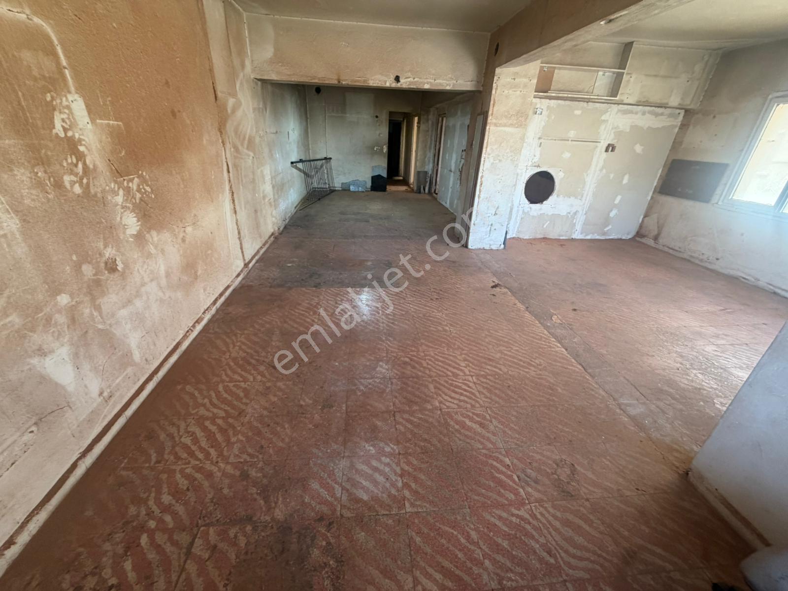 Karabağlar Sanayi İmalathaneye Uygun 2 Farklı Kiralık Dükkan - Görsel 23
