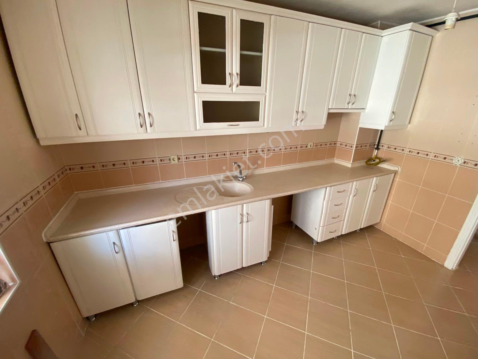 Es As Emlaktan Selçuklu Mh Katta Bağımsız Masrafsız Kiralık 3+1 Daire - Görsel 3
