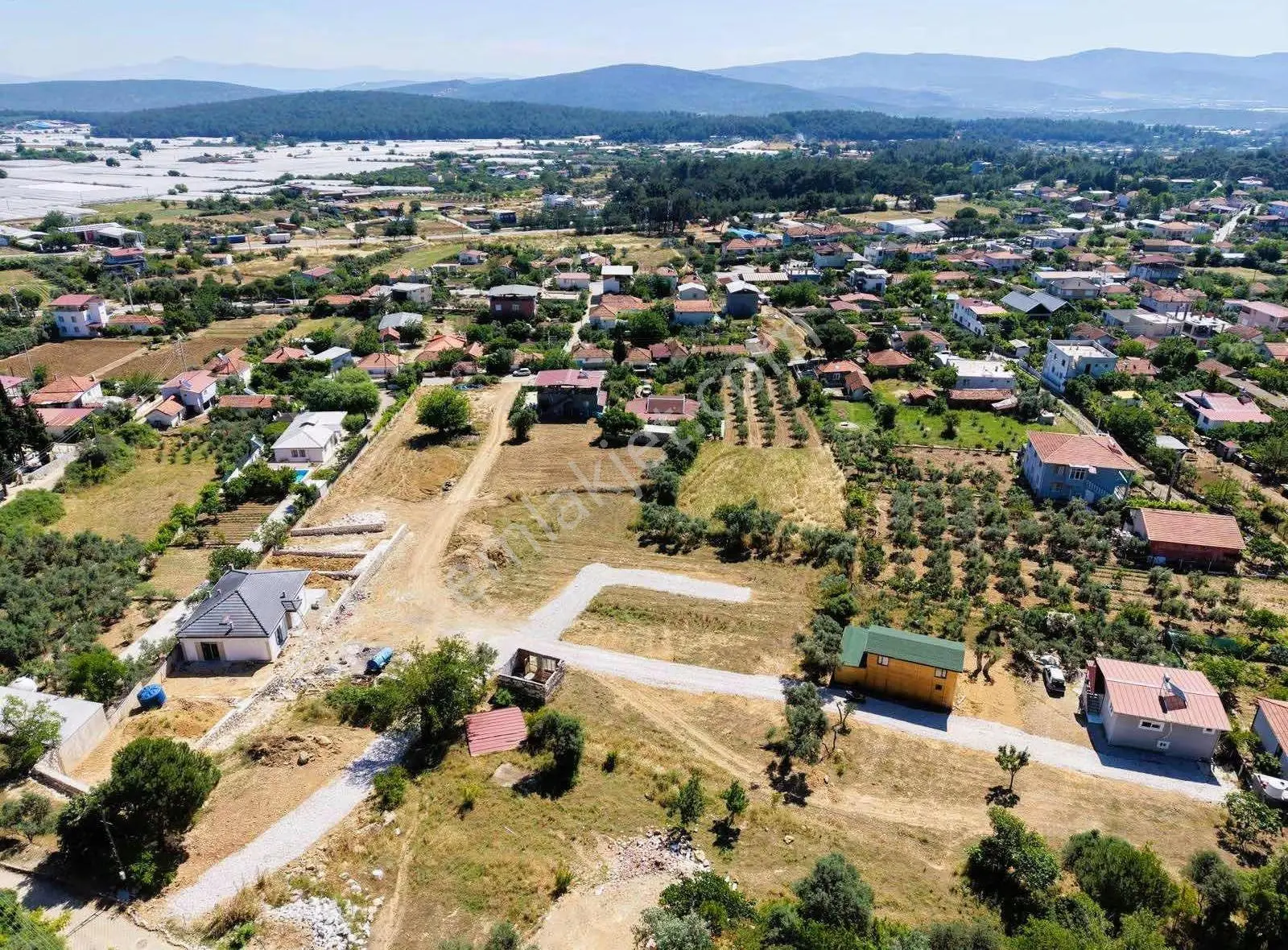 Coşar Emlak'tan Menderes Ataköy'de Doğayla İç İçe 235 M²
