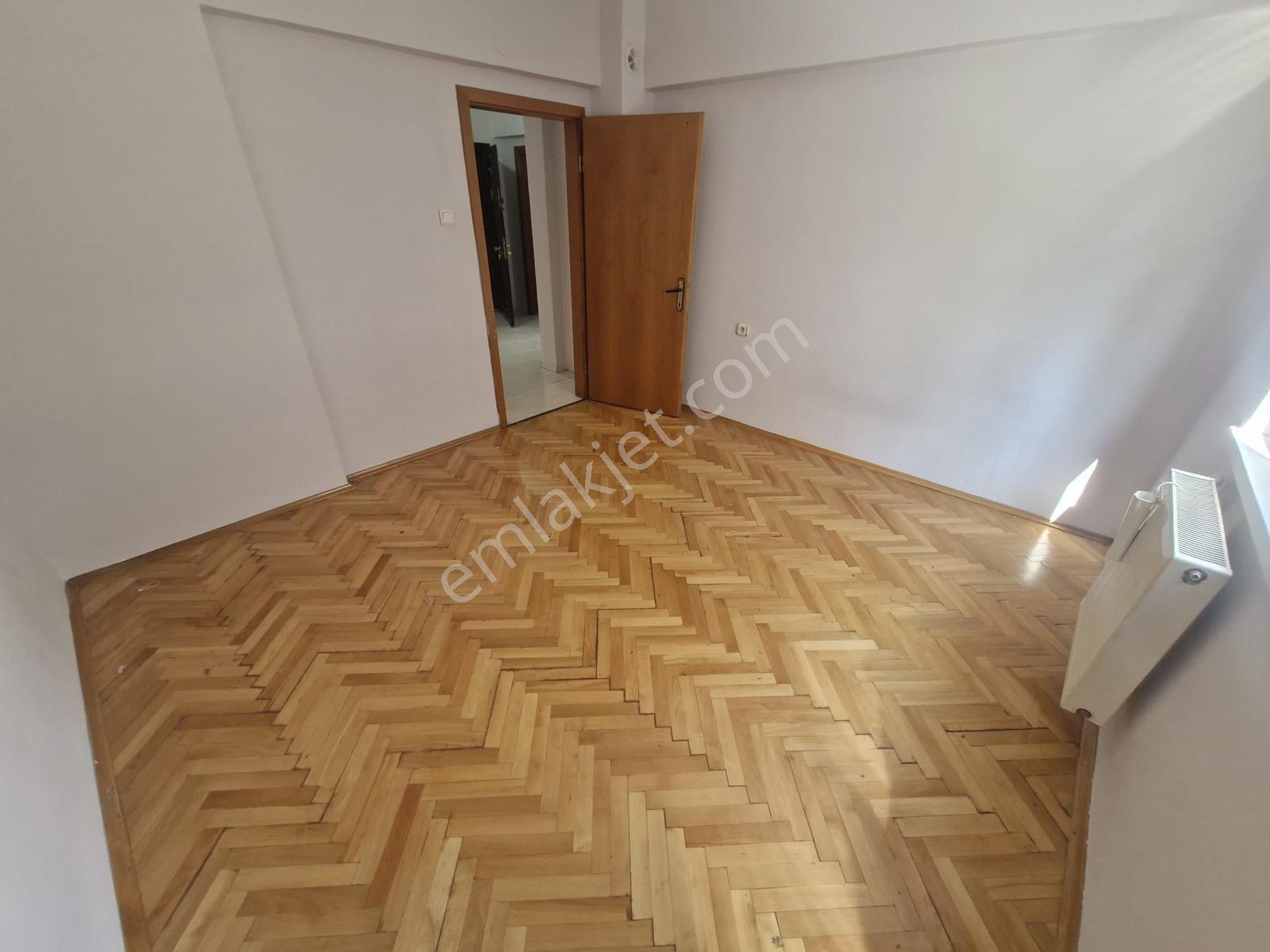 Birlik Mahallesi 435.cadde Üzeri Ara Kat Kiralık 3+1 Daire..... - Görsel 25