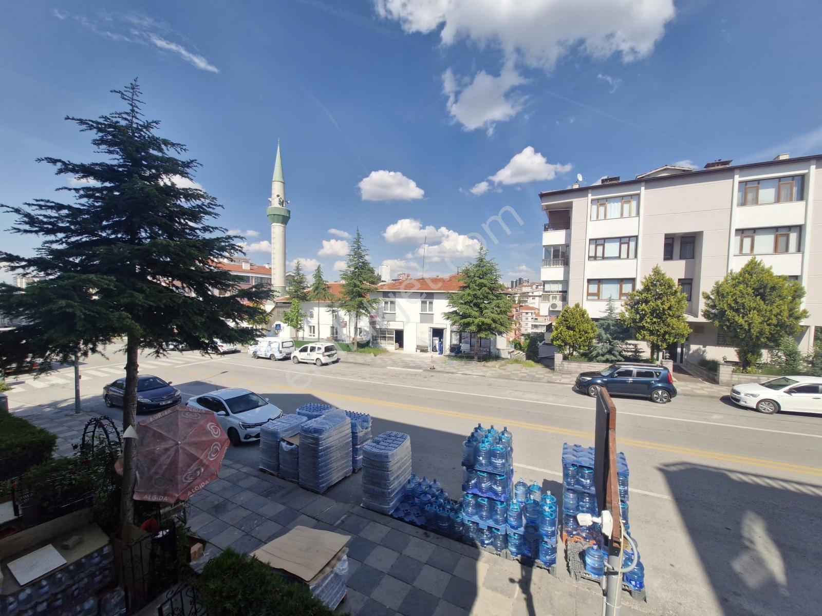 Birlik Mahallesi 435.cadde Üzeri Ara Kat Kiralık 3+1 Daire..... - Görsel 24