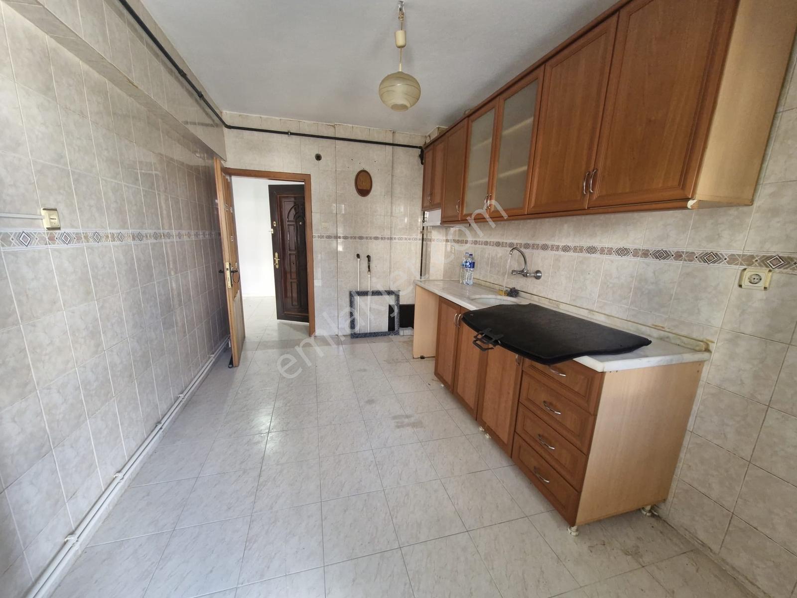 Birlik Mahallesi 435.cadde Üzeri Ara Kat Kiralık 3+1 Daire..... - Görsel 21