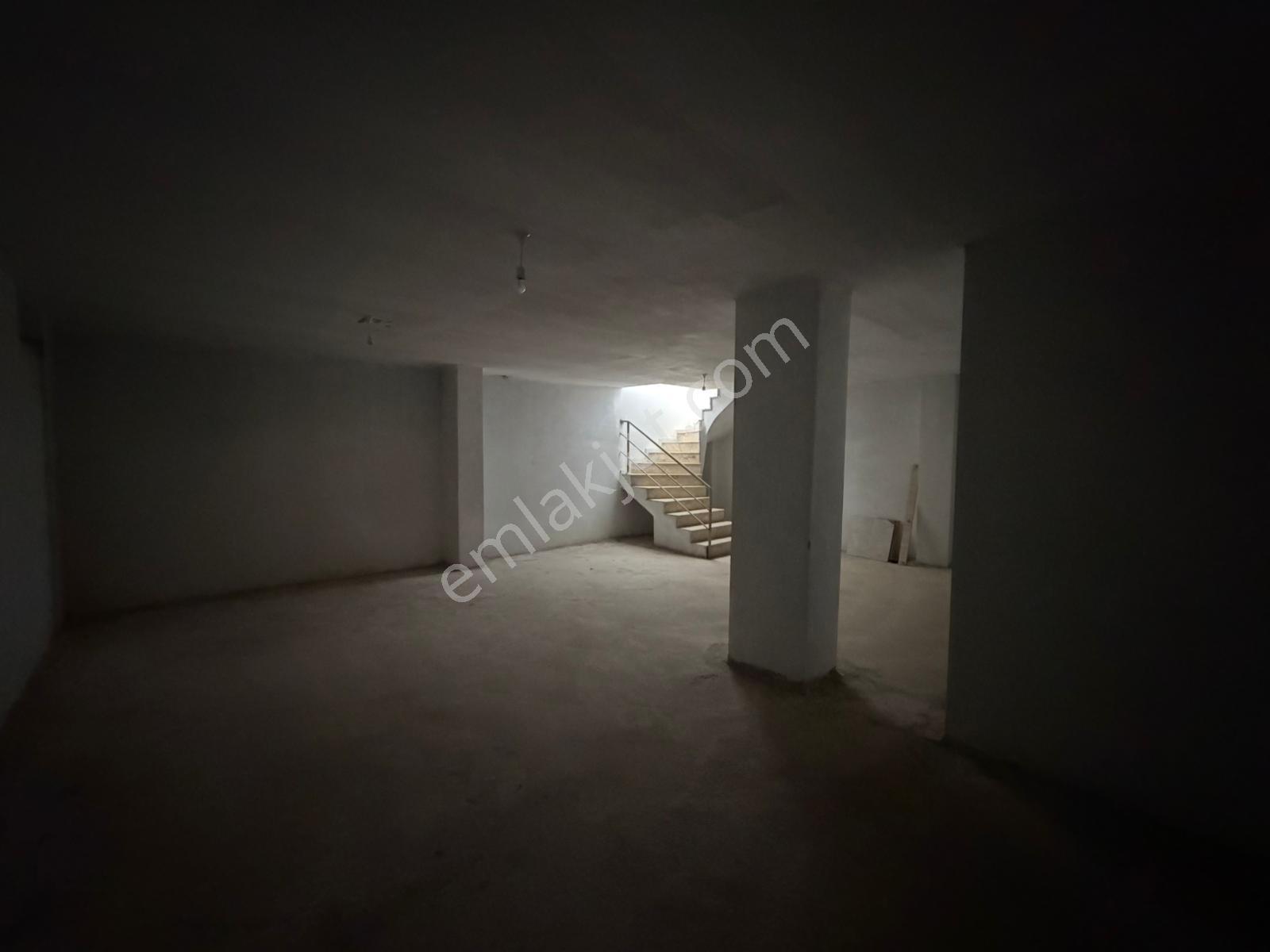 07 Başer'den Kanal Boyunda Kiralık Depolu Dükkan - Görsel 8