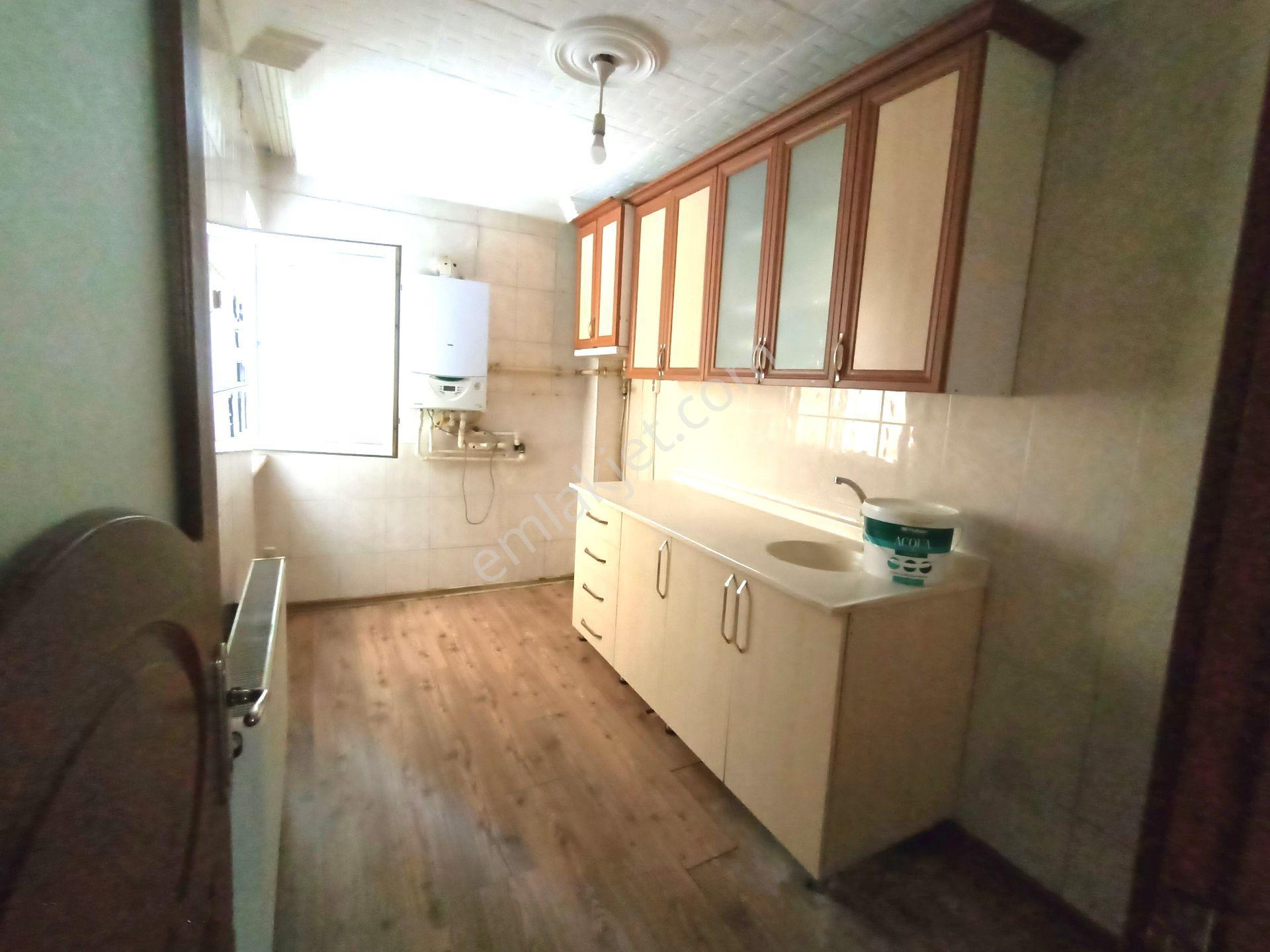 Okullara Ve Pazara Komşu, Masrafsız, Ferah 2+1 Kiralık - Görsel 14