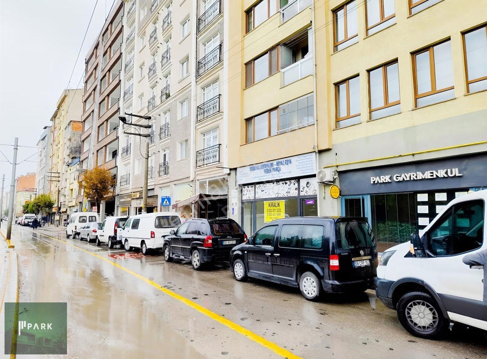 Park Gayrimenkulden İşlek Cadde Üzeri Kiralık 180 M2 Dükkan - Görsel 18