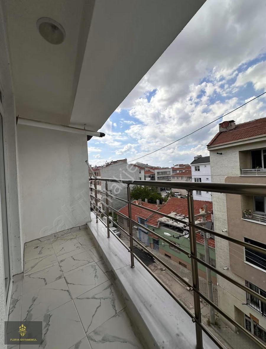 Esenli Cadde Yakını Asansörlü Geniş Sıfır 2+1 Kiralık Daire - Görsel 3