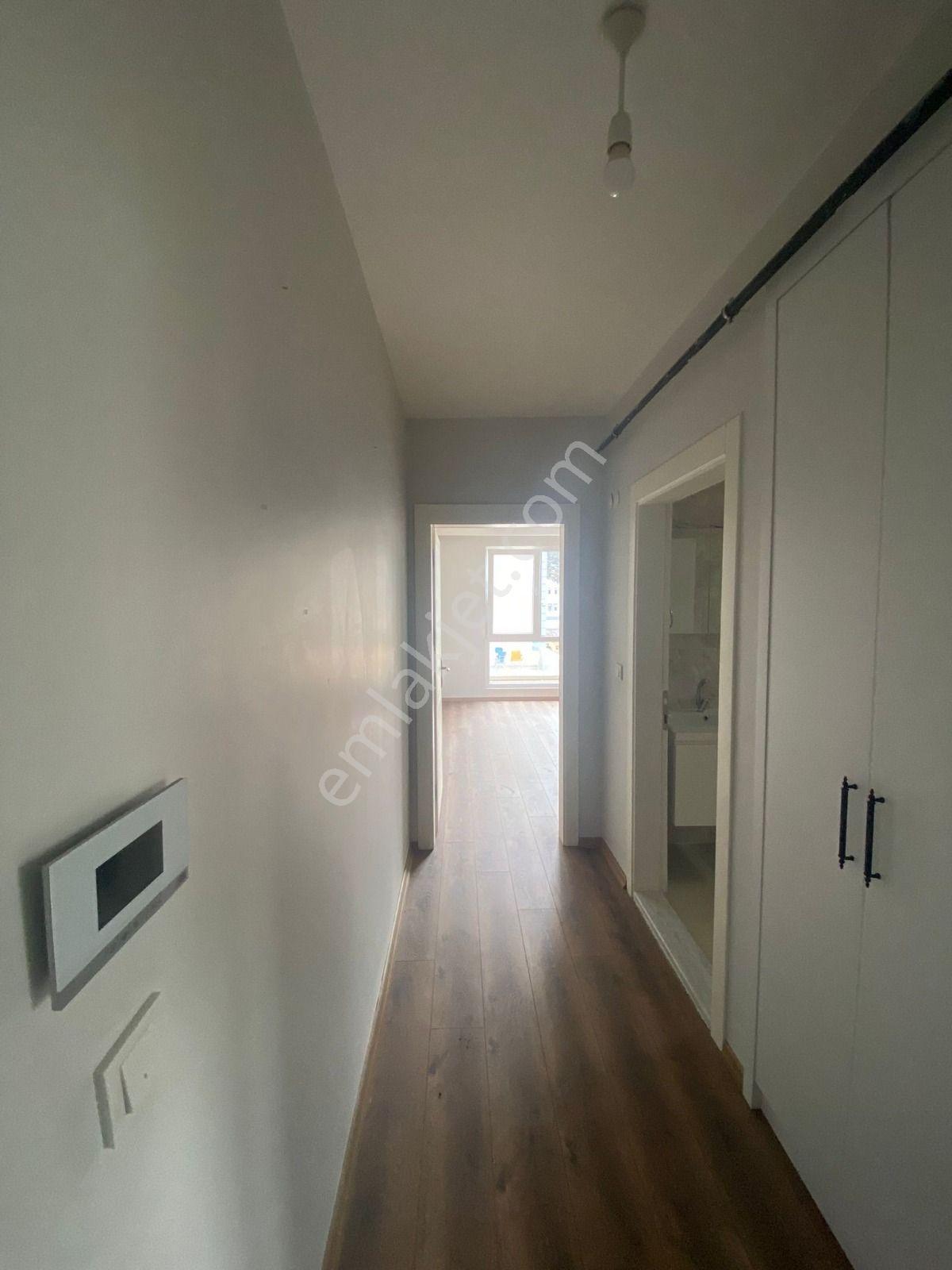 Site İçi Denize Yakın Kullanıma Hazır 1+1 Daire - Görsel 12
