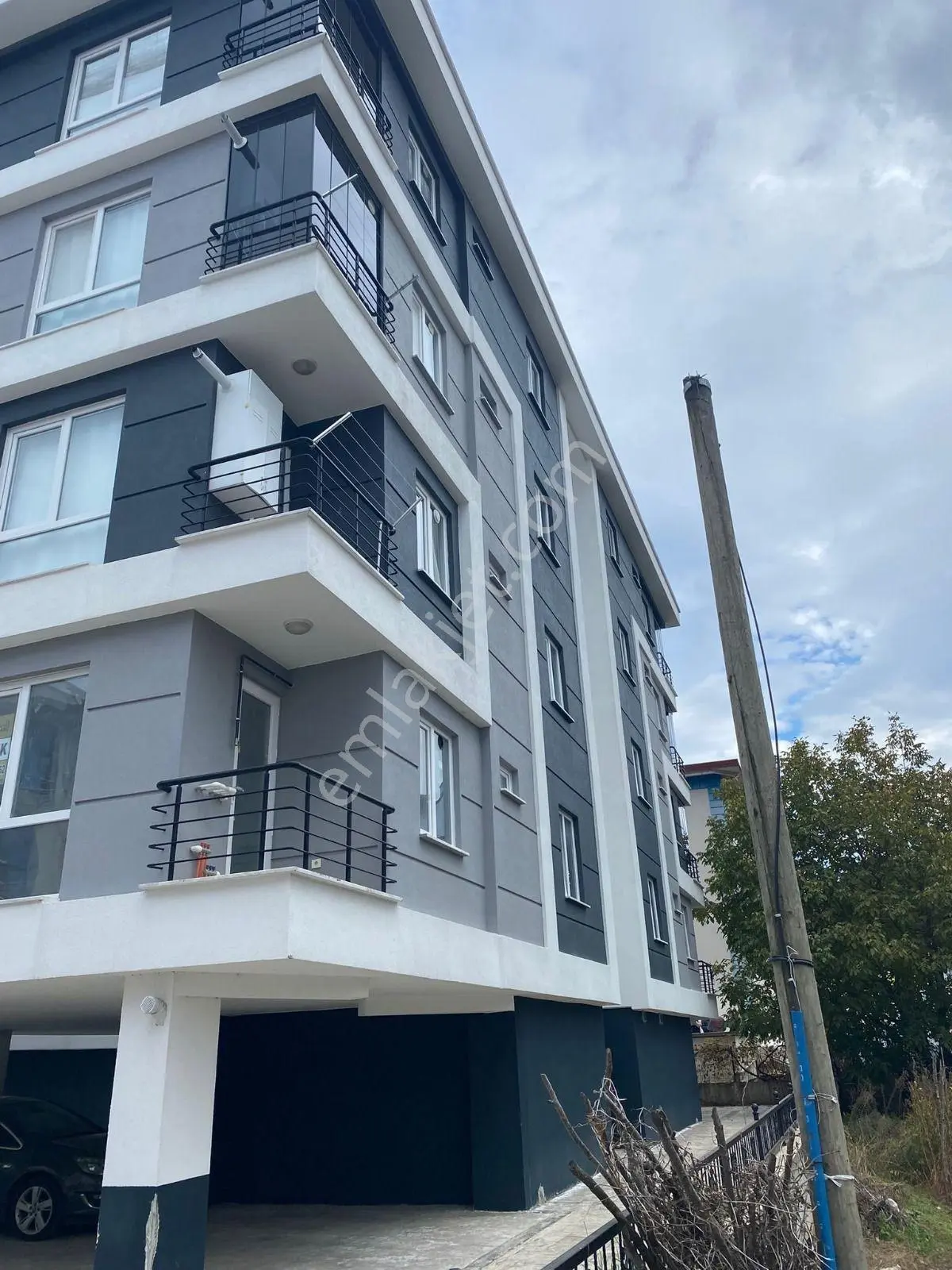 Site İçi Denize Yakın Kullanıma Hazır 1+1 Daire - Görsel 2