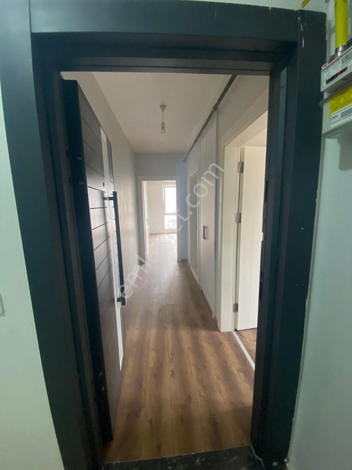 Site İçi Denize Yakın Kullanıma Hazır 1+1 Daire - Görsel 11