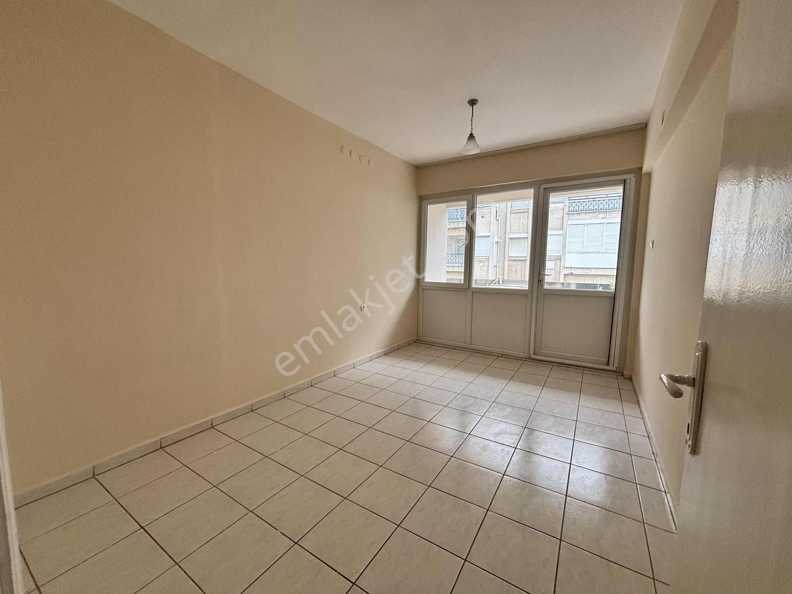 Denize 300m Yakınlıkta Devamlı Kiralık 2+1daire - Görsel 4