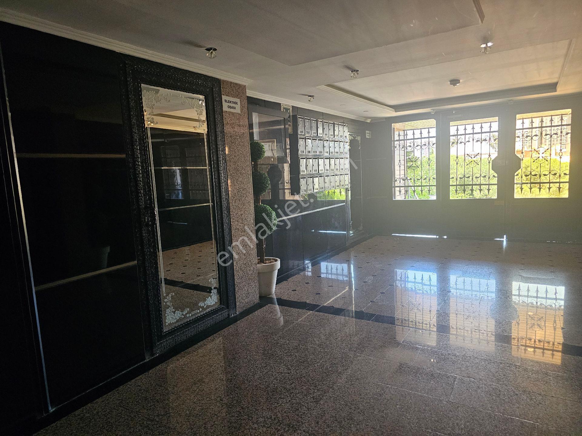 Örnekköy'de Havuzlu Site İçerisinde, Çok Az Kullanılmış, Ebeveyn Banyolu 3+1 Satılık Daire - Görsel 13