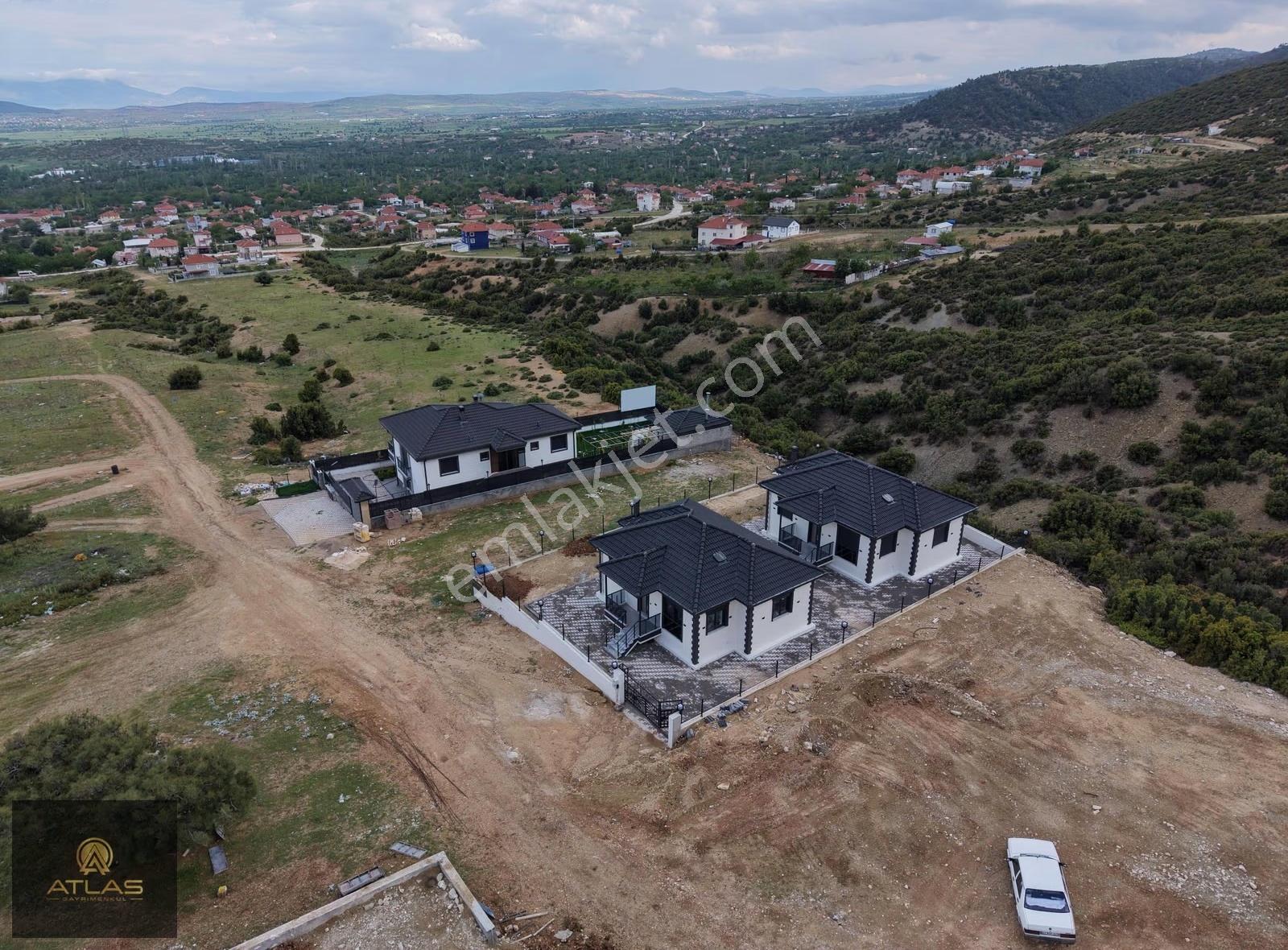 Korkuteli Yeşilyaylada Manzaralı Lüx Villa - Görsel 13