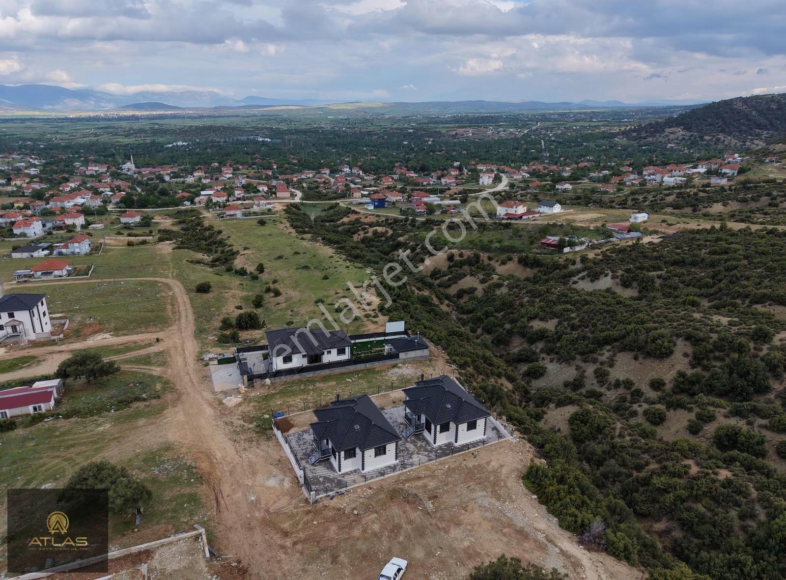 Korkuteli Yeşilyaylada Manzaralı Lüx Villa - Görsel 10