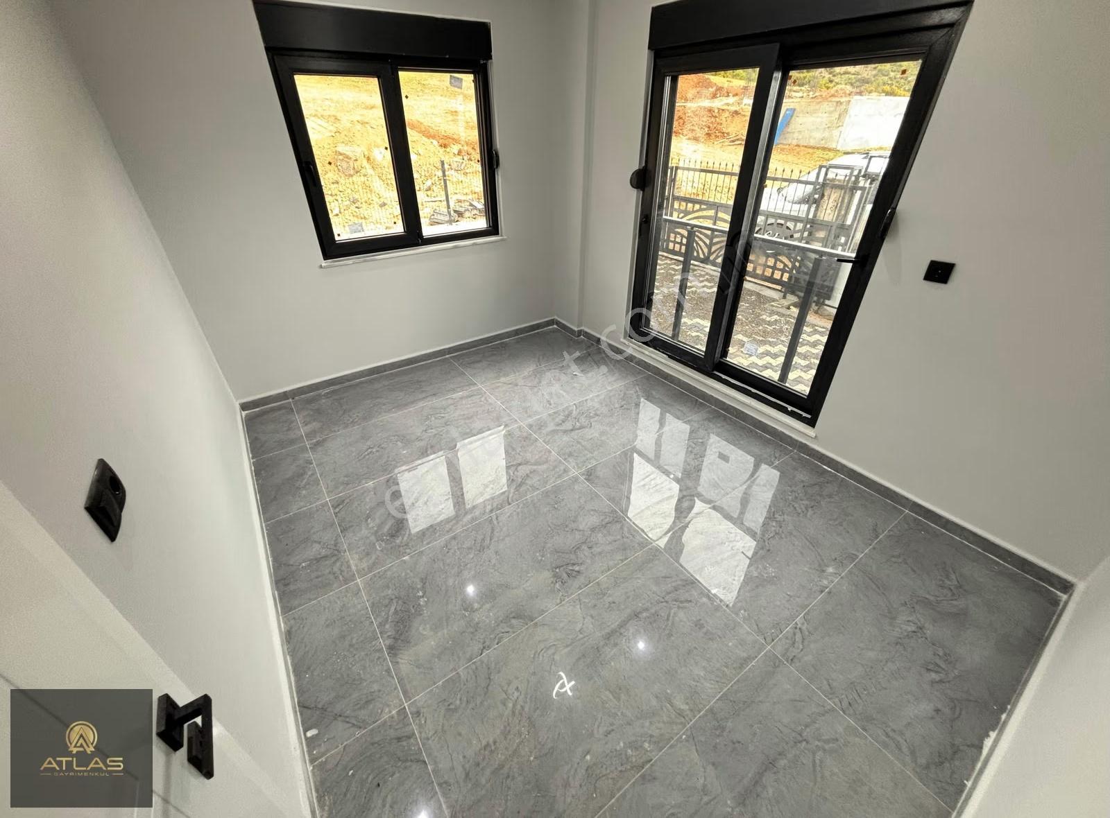Korkuteli Yeşilyaylada Manzaralı Lüx Villa - Görsel 19