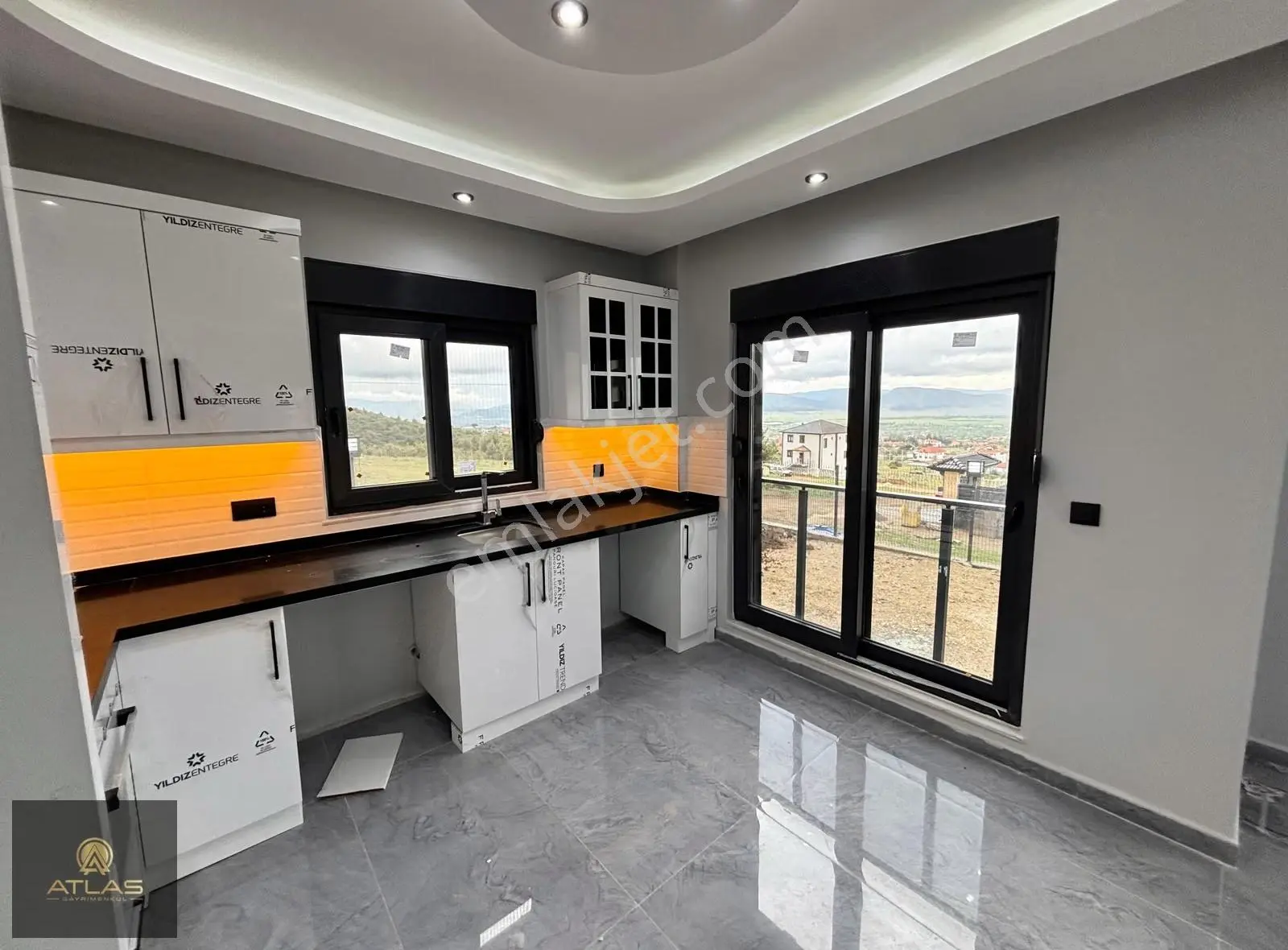Korkuteli Yeşilyaylada Manzaralı Lüx Villa - Görsel 3
