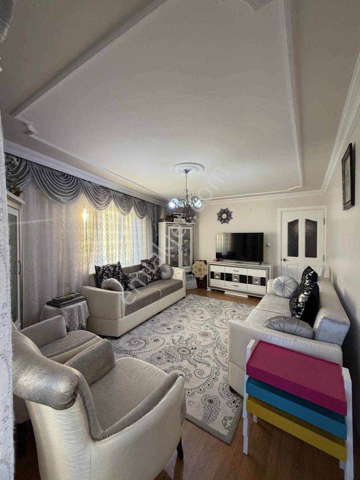 Emlak Center'dan Yeni Mahalle'de Kiralık 3+1 Kapalı Mutfak Daire