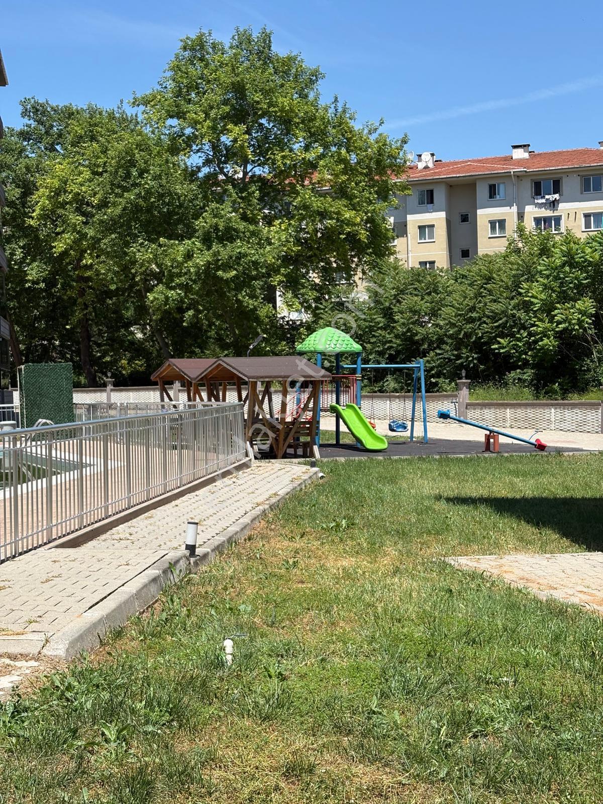 Biga Cumhuriyet Mahallesi Mina Kent Sitesi’nde Satılık Daire 3+1 - Görsel 9