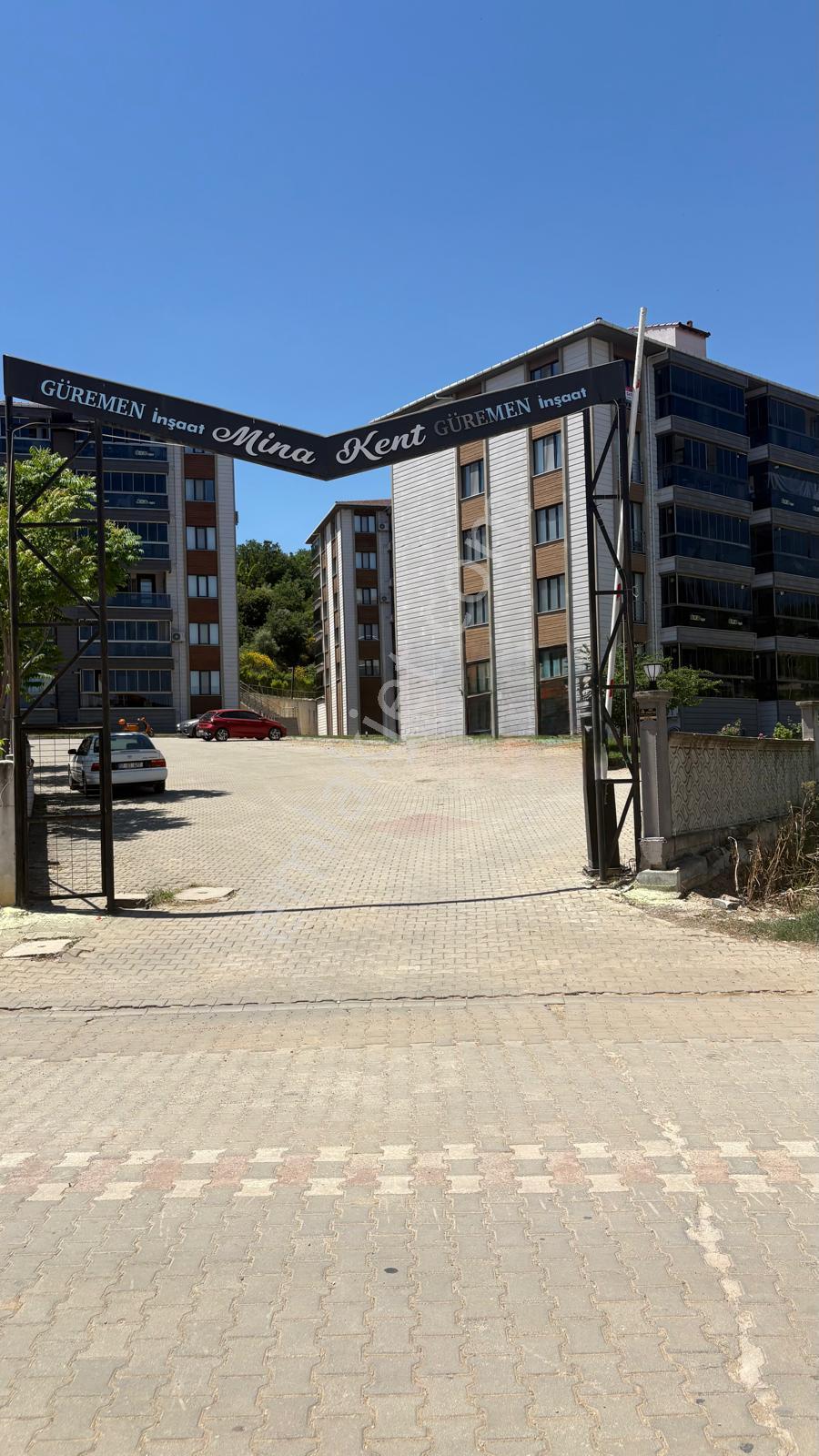 Biga Cumhuriyet Mahallesi Mina Kent Sitesi’nde Satılık Daire 3+1