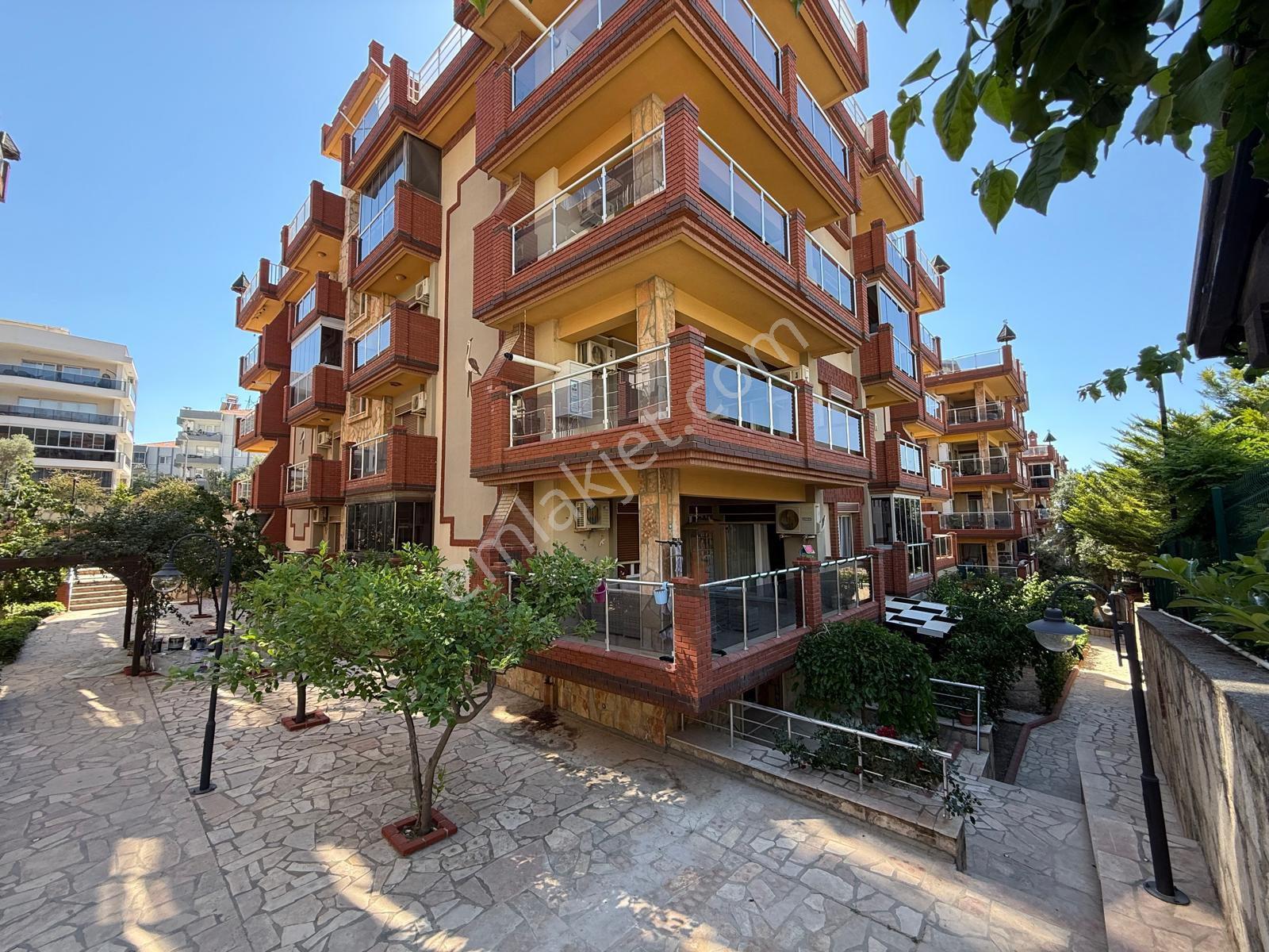 Kuşadası Ege Mah Havuzlu Site Arakat 2+1 Satılık Daire - Görsel 2