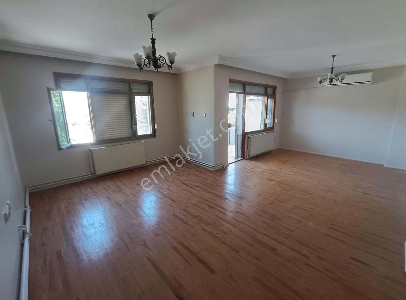 Halide Edip İ.ö Okulu Karşısı 3+1 Kiralık Daire - Görsel 4