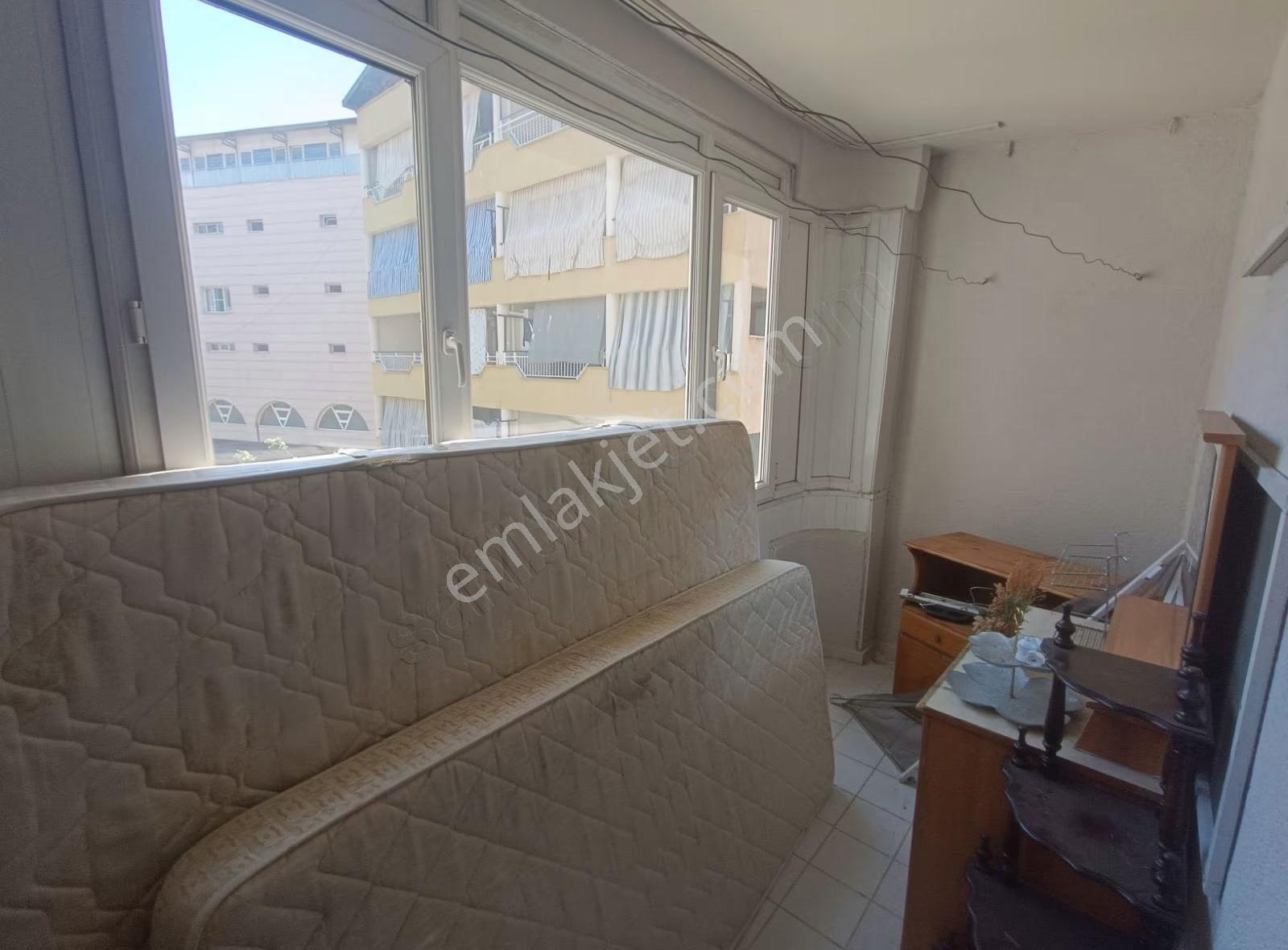Halide Edip İ.ö Okulu Karşısı 3+1 Kiralık Daire - Görsel 12