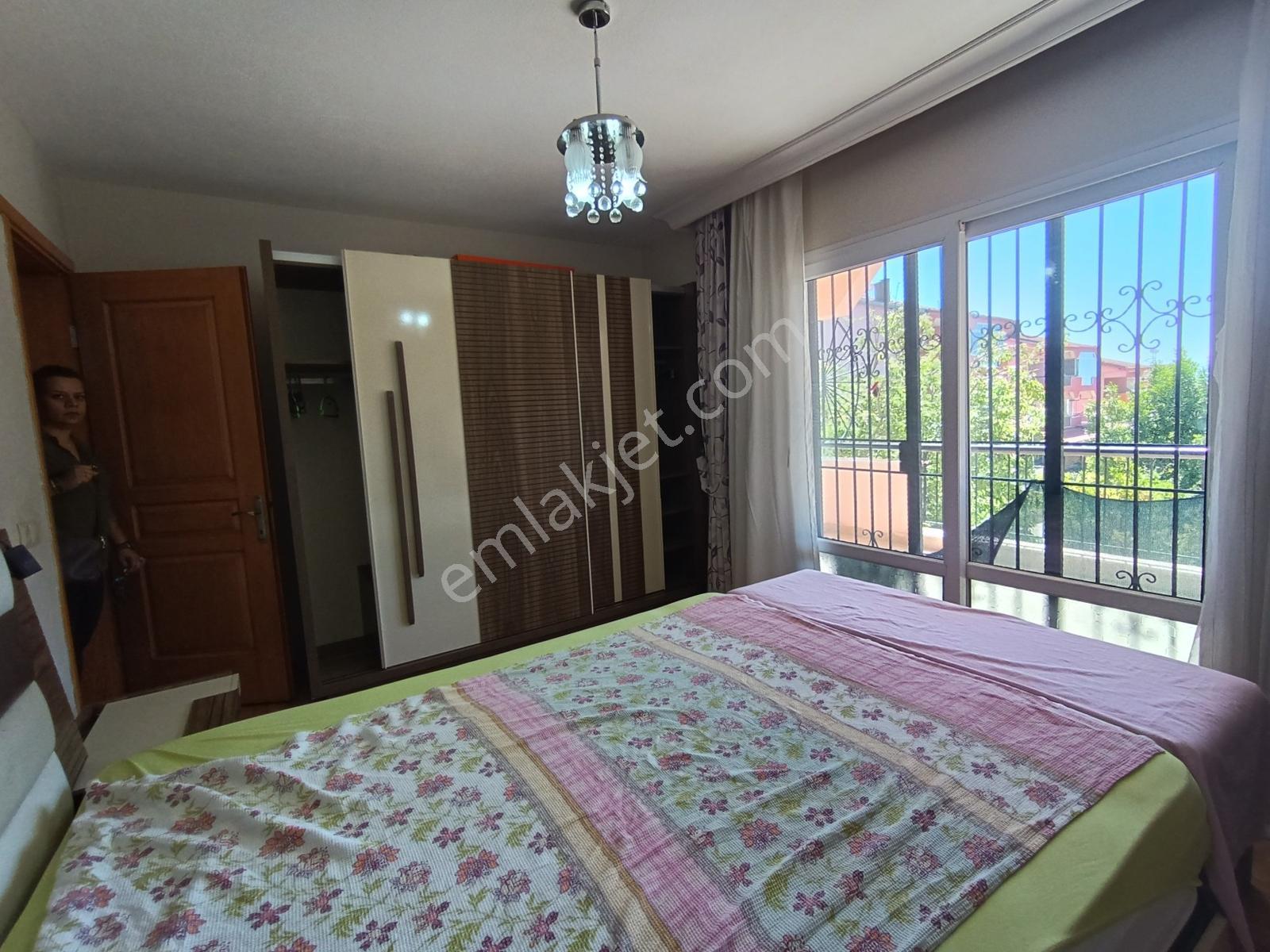 Kuşadası Karaova'da Havuzlu Sit. 155 M2 Eşyalı Kiralık 4+1 Villa - Görsel 12