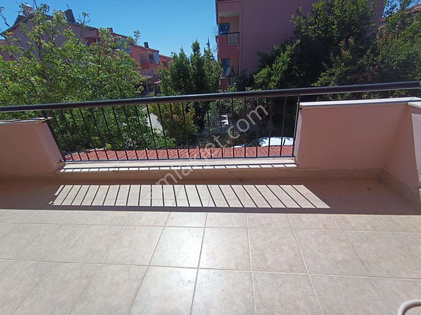 Kuşadası Karaova'da Havuzlu Sit. 155 M2 Eşyalı Kiralık 4+1 Villa - Görsel 23