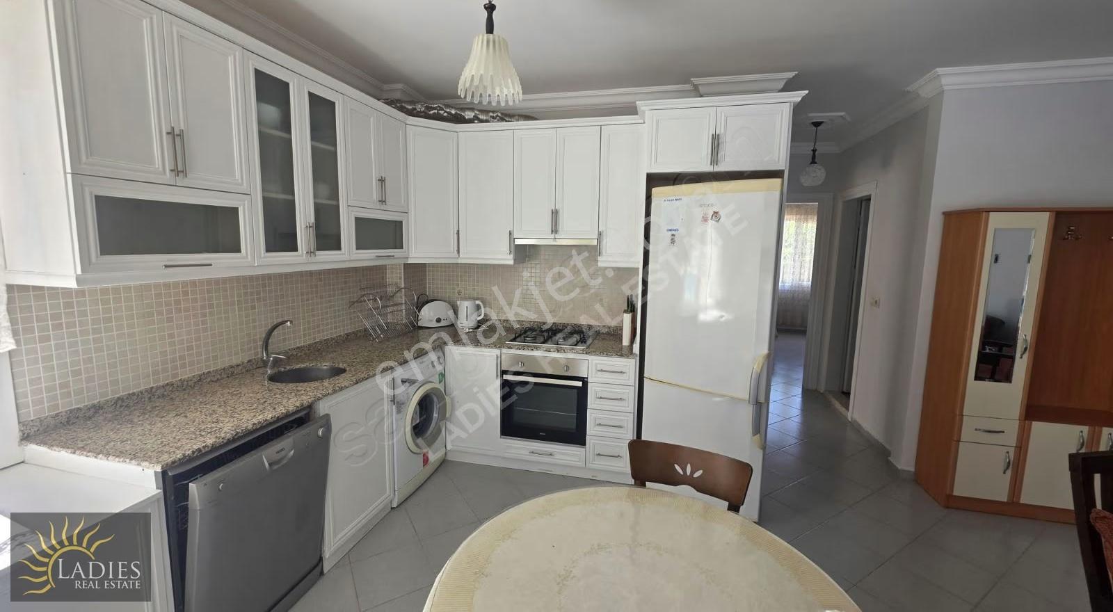 Ladies Gayrimenkul'den Havuzlu Sitede 2+1 Eşyalı Kiralık Daire - Görsel 13
