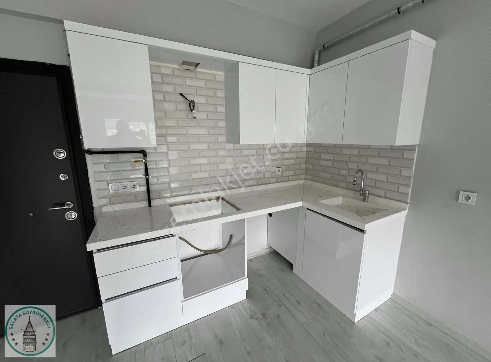 Galata'dan Site İçerisinde Havuzlu Kiralık Daire - Görsel 5