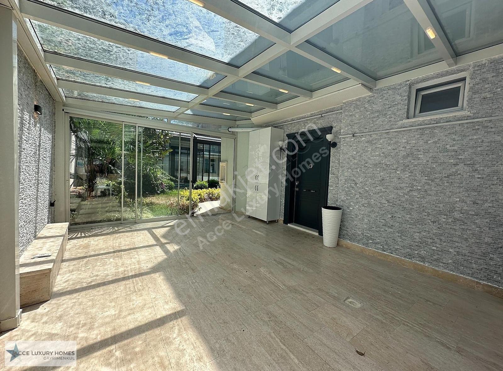 Üsküdar'da Havuzlu Müstakil Kiralık Villa - Görsel 24
