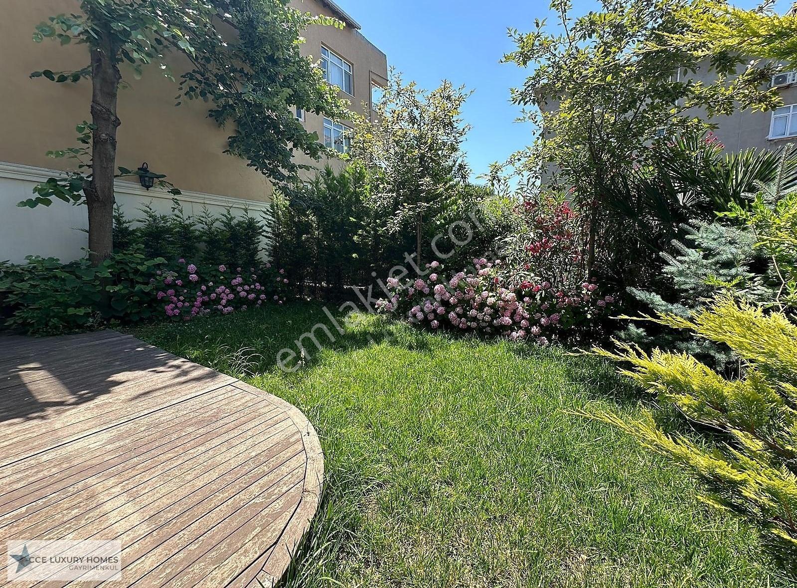 Üsküdar'da Havuzlu Müstakil Kiralık Villa - Görsel 27